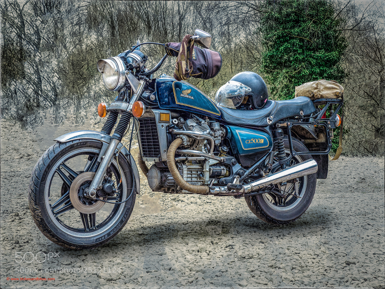 Olympus OM-D E-M1 Mark II sample photo. Honda cx500c photography