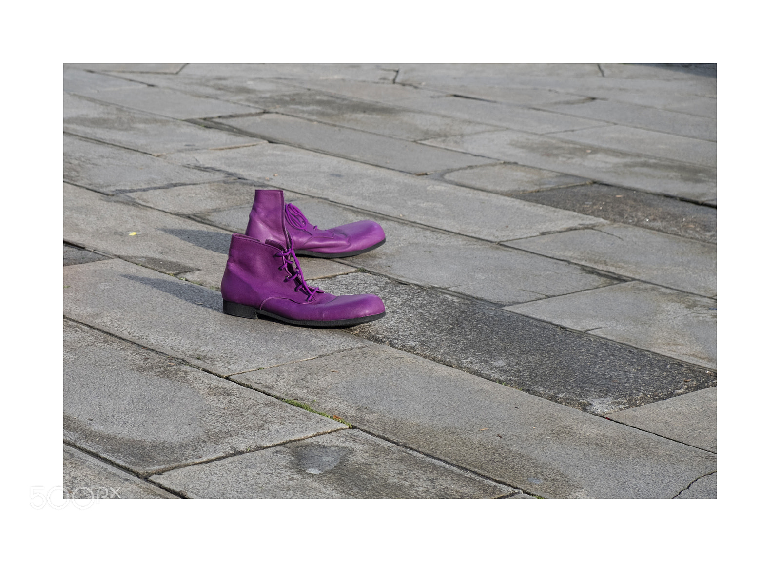 Fujifilm X-T2 sample photo. Purple shoes photography