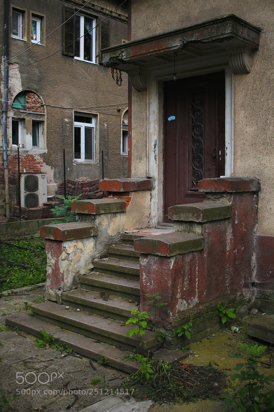 Canon EOS 600D (Rebel EOS T3i / EOS Kiss X5) sample photo. The door photography