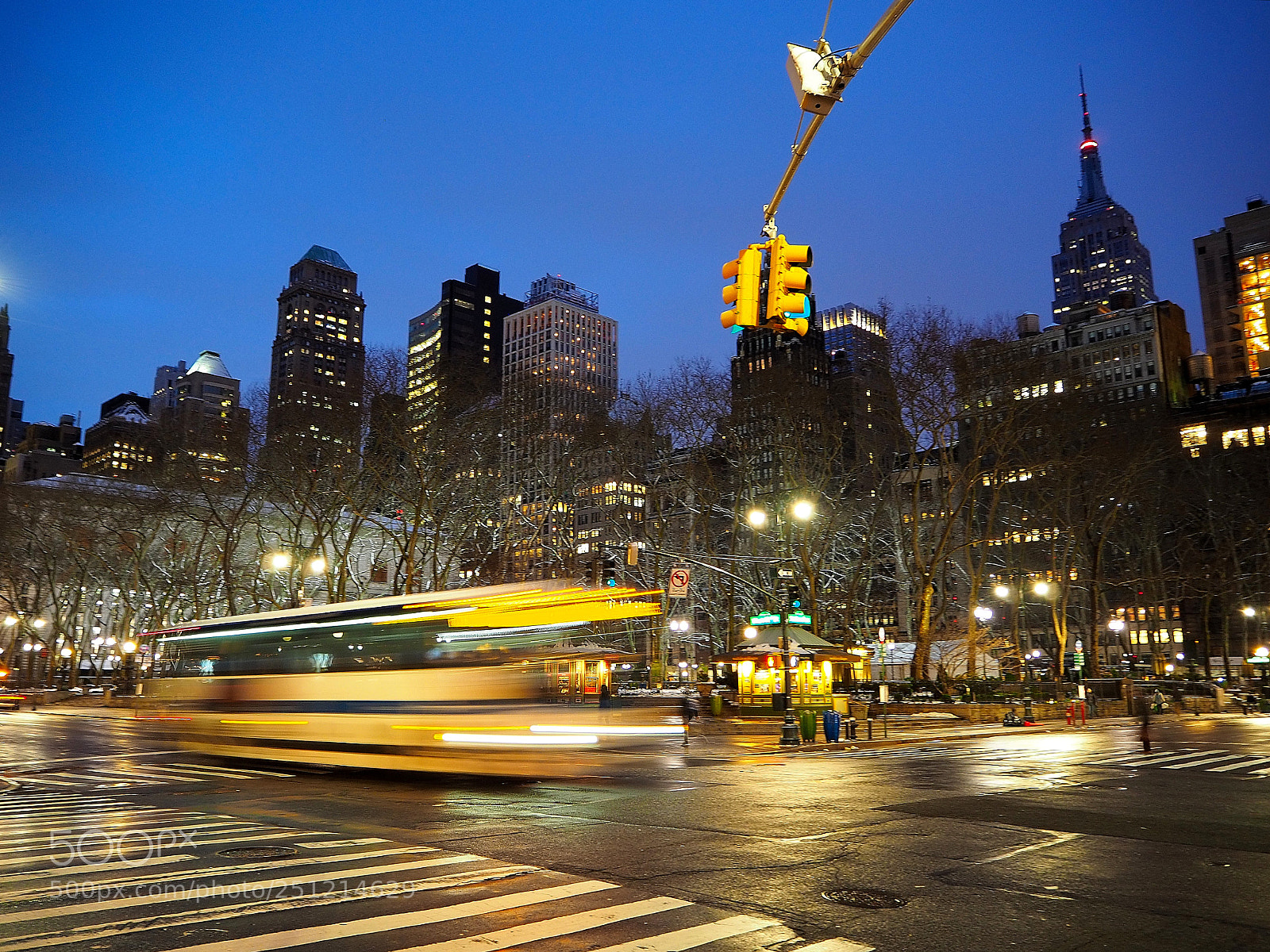 Olympus OM-D E-M10 III sample photo. Nyc photography