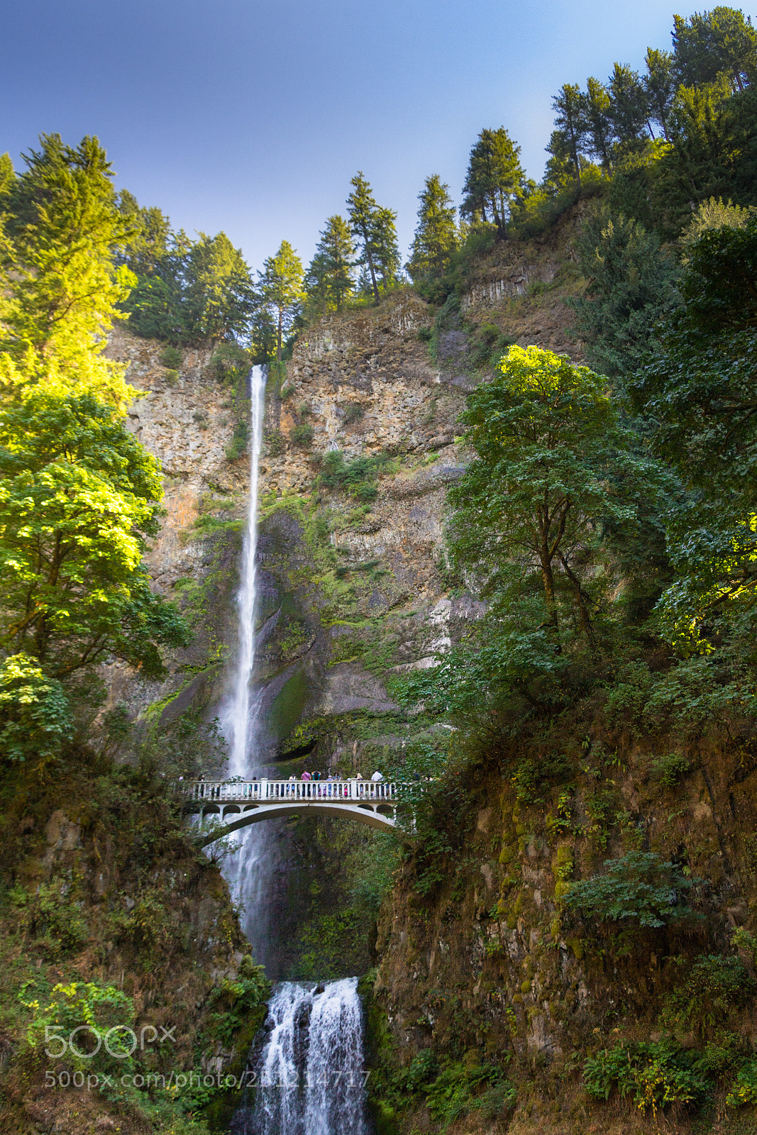 Canon EOS 600D (Rebel EOS T3i / EOS Kiss X5) sample photo. Multnomah falls photography