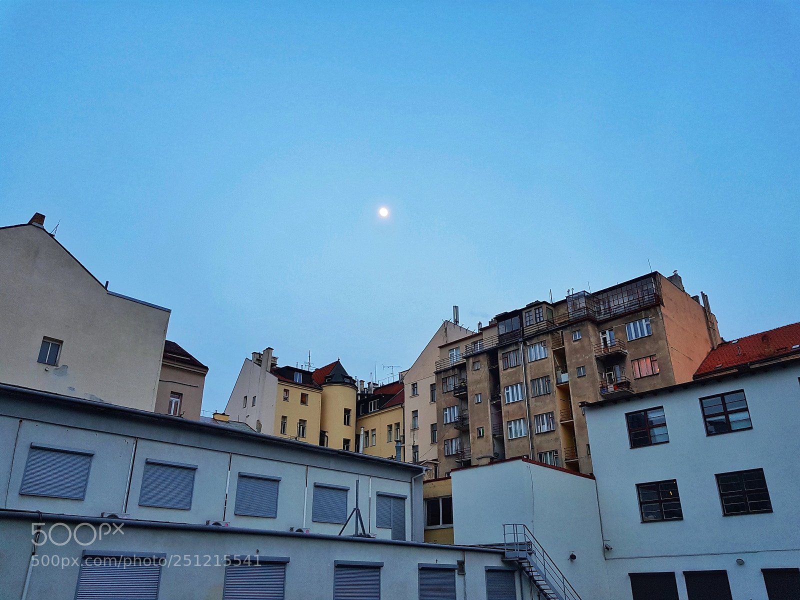 Samsung Galaxy S8 sample photo. Somewhere in prague photography