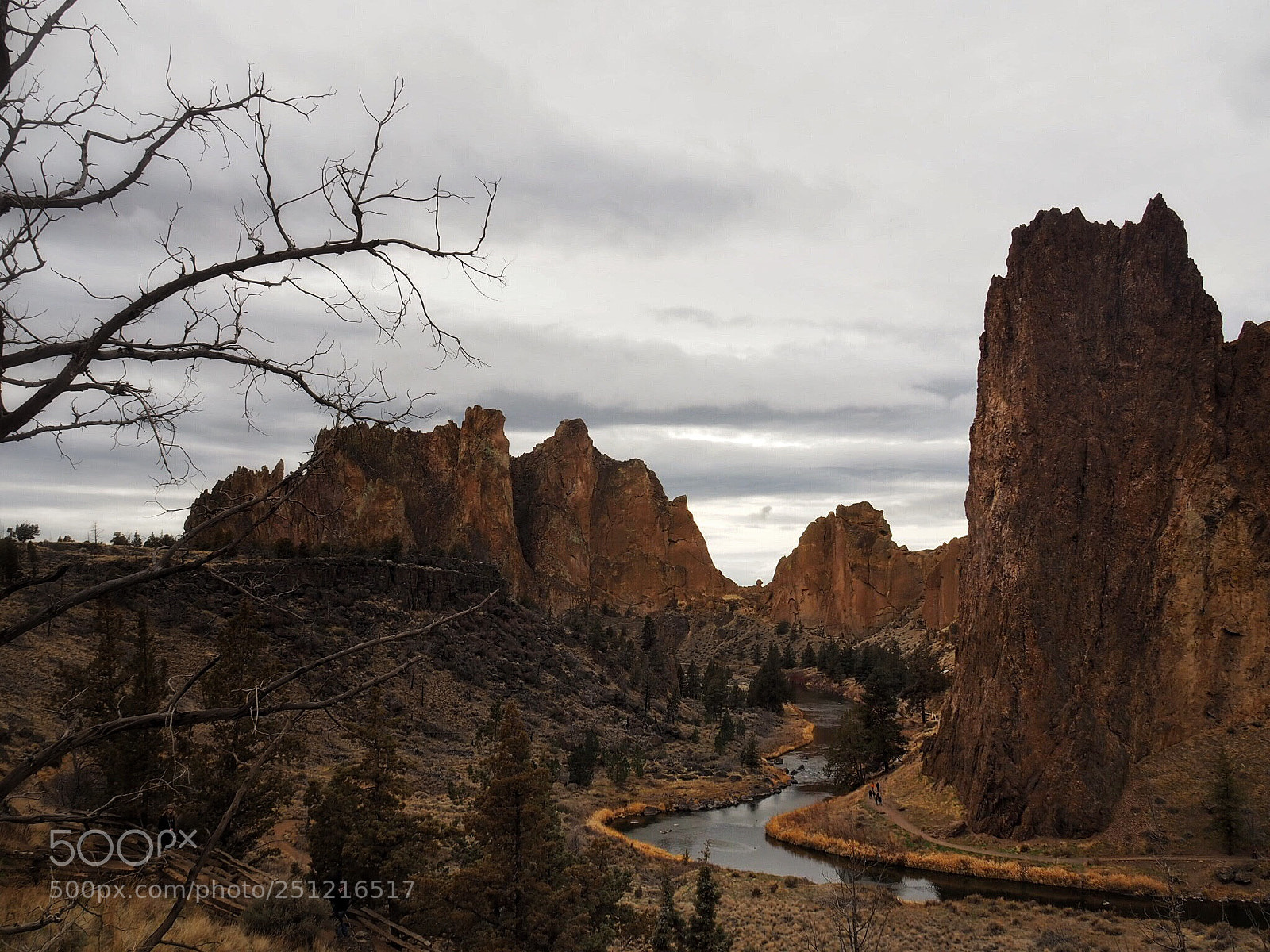 Olympus OM-D E-M10 sample photo. Smith rock photography