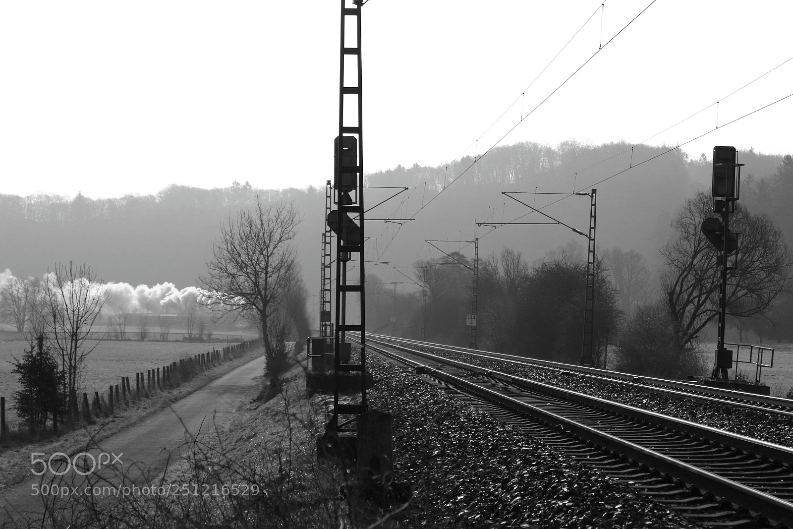 Canon EOS 1300D (EOS Rebel T6 / EOS Kiss X80) sample photo. Early train photography
