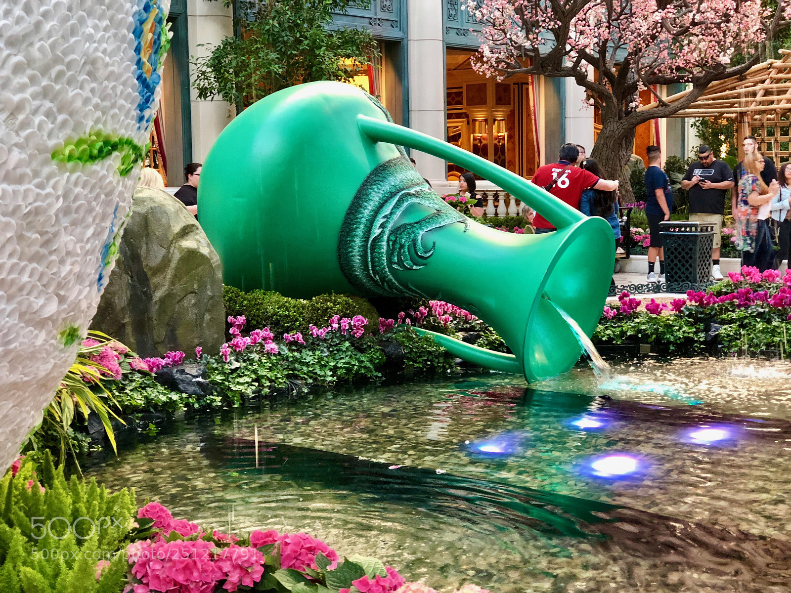 Apple iPhone 8 Plus sample photo. Green dragon vase photography