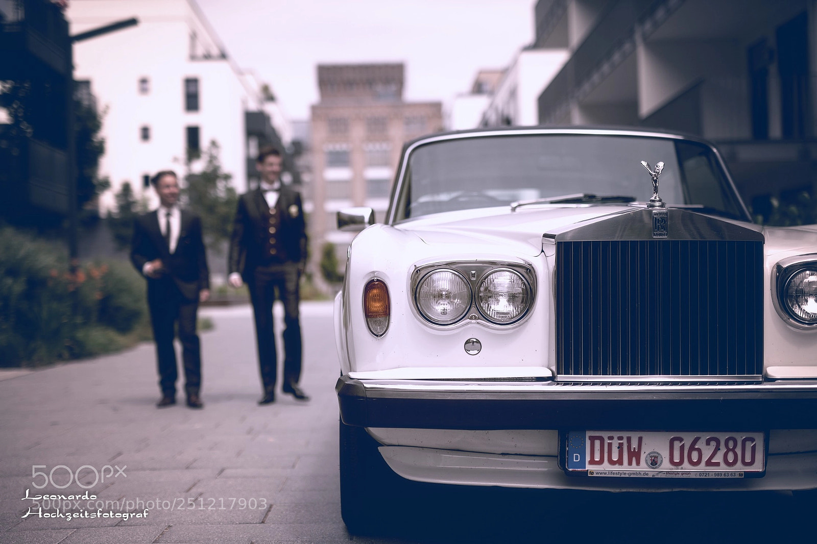 Canon EOS 5D Mark II sample photo. Wedding car photography