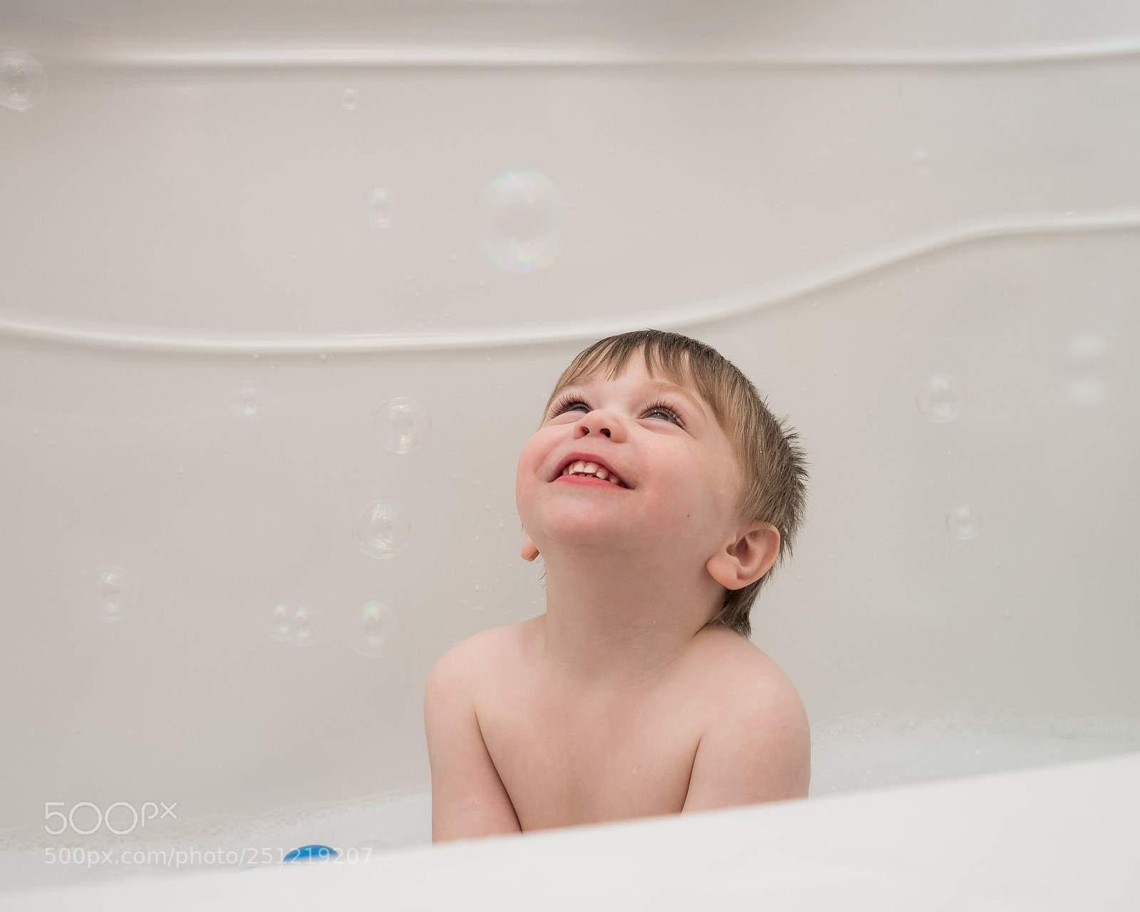 Panasonic Lumix DMC-GX85 (Lumix DMC-GX80 / Lumix DMC-GX7 Mark II) sample photo. Bubble bath photography