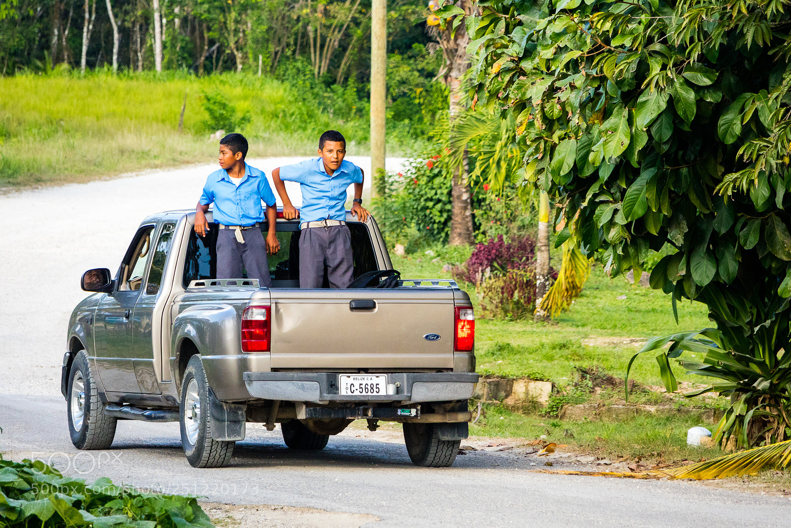 Canon EOS M3 sample photo. Truck and kids photography