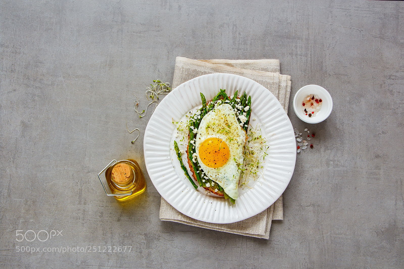 Canon EOS 700D (EOS Rebel T5i / EOS Kiss X7i) sample photo. Spring sandwich on plate photography