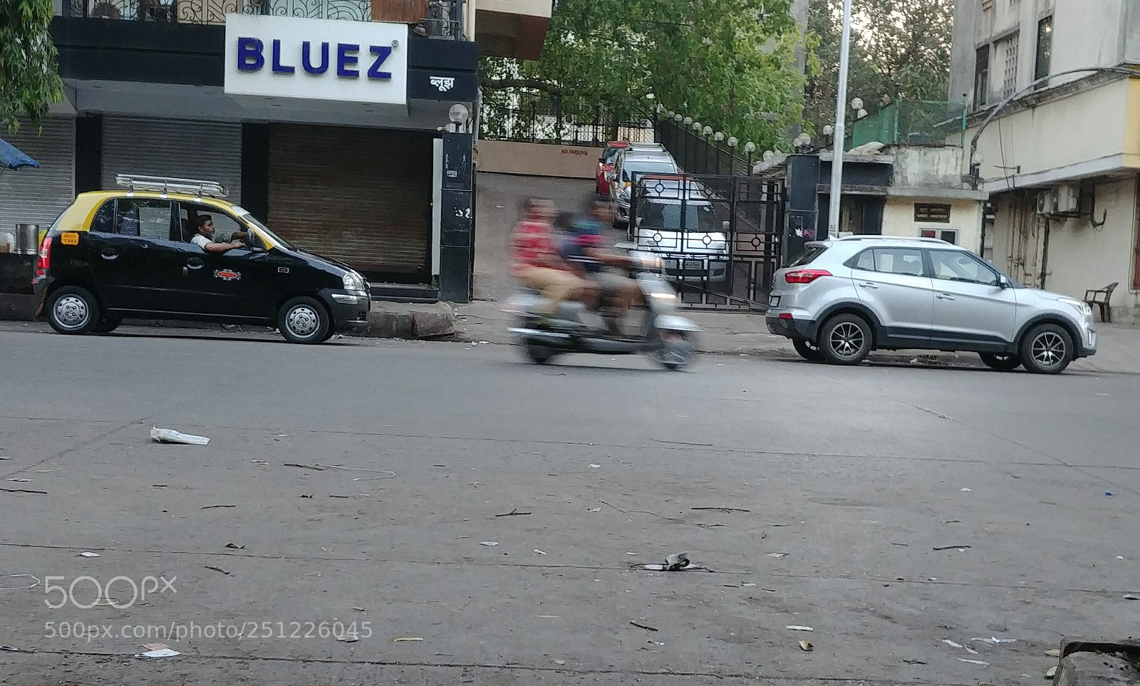 LG G6 sample photo. Blurred photography