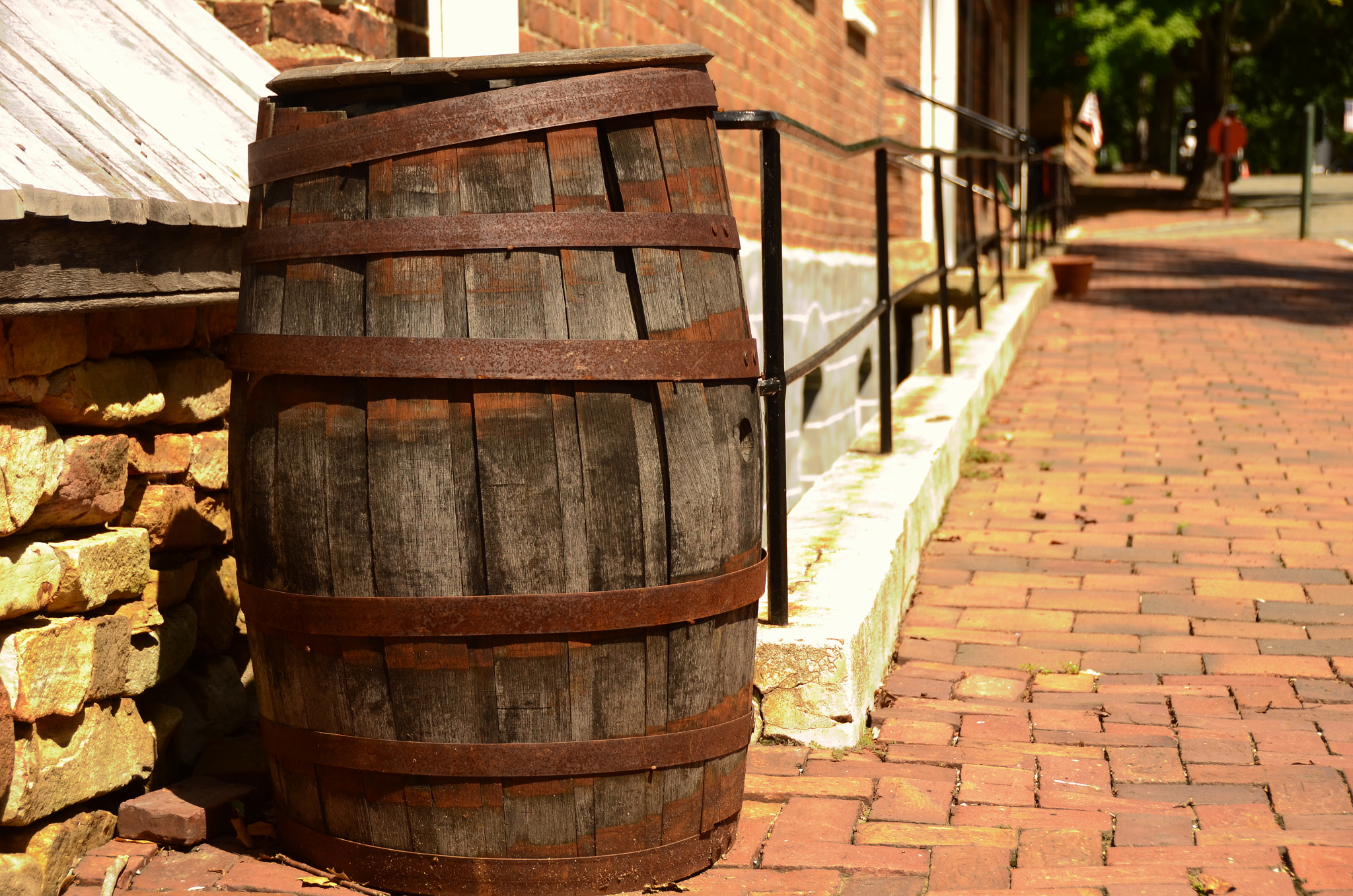 Nikon D5100 sample photo. Wooden barrel photography