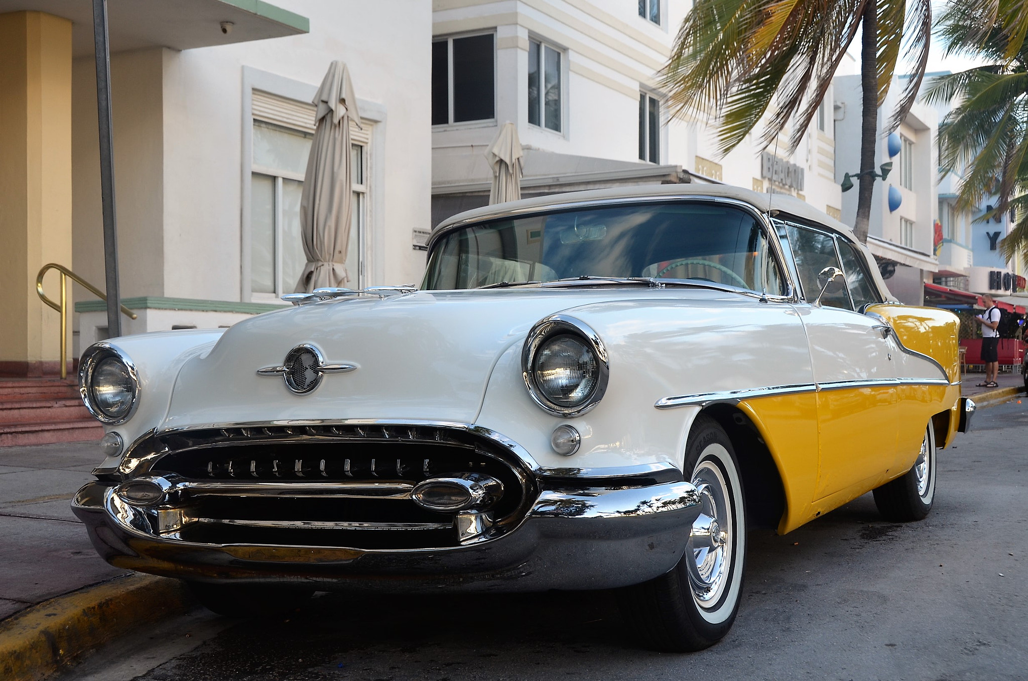 Nikon D5100 sample photo. Old car ocean drive, miami photography