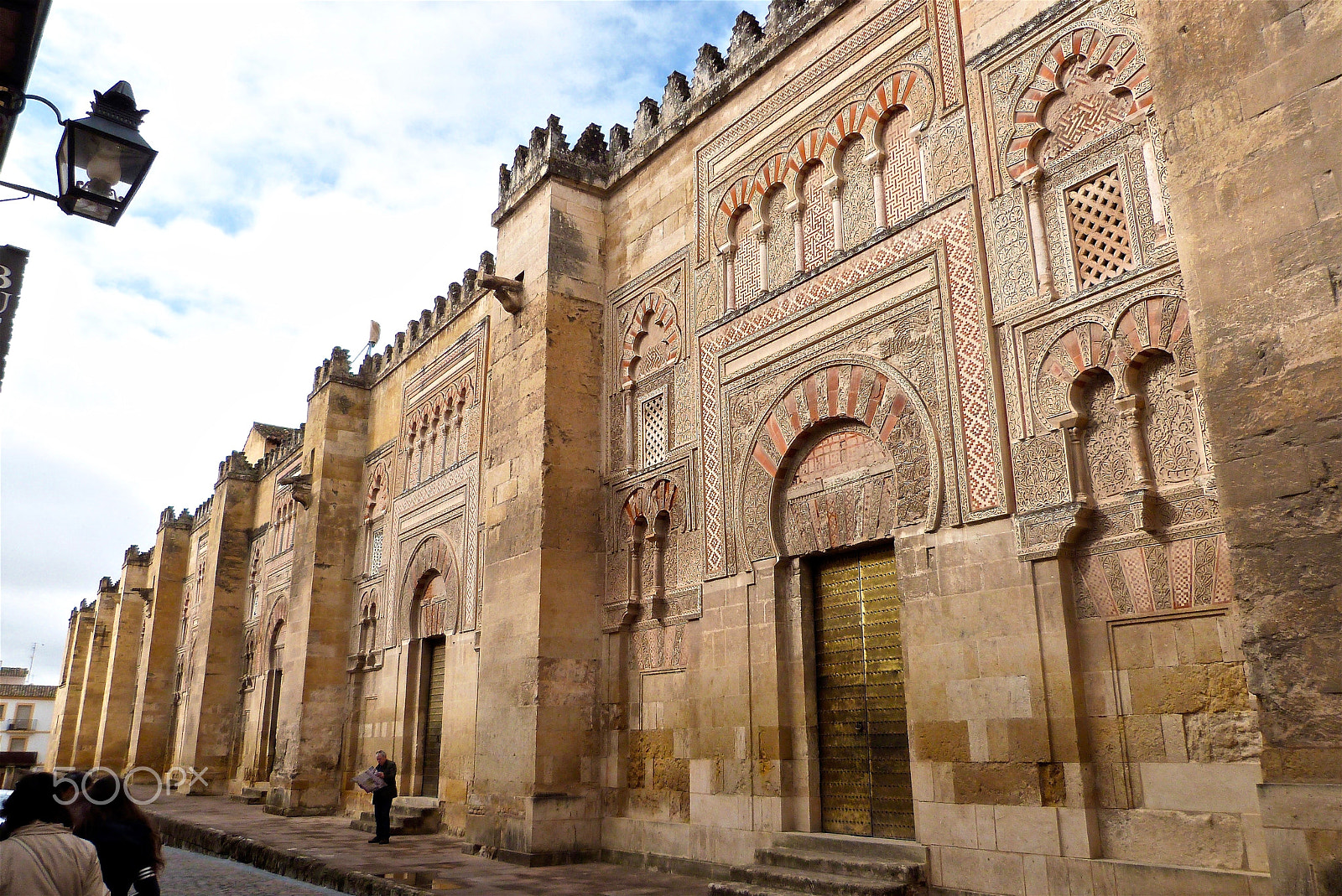 Panasonic Lumix DMC-FZ47 (Lumix DMC-FZ48) sample photo. The outer wall of the mezquita photography