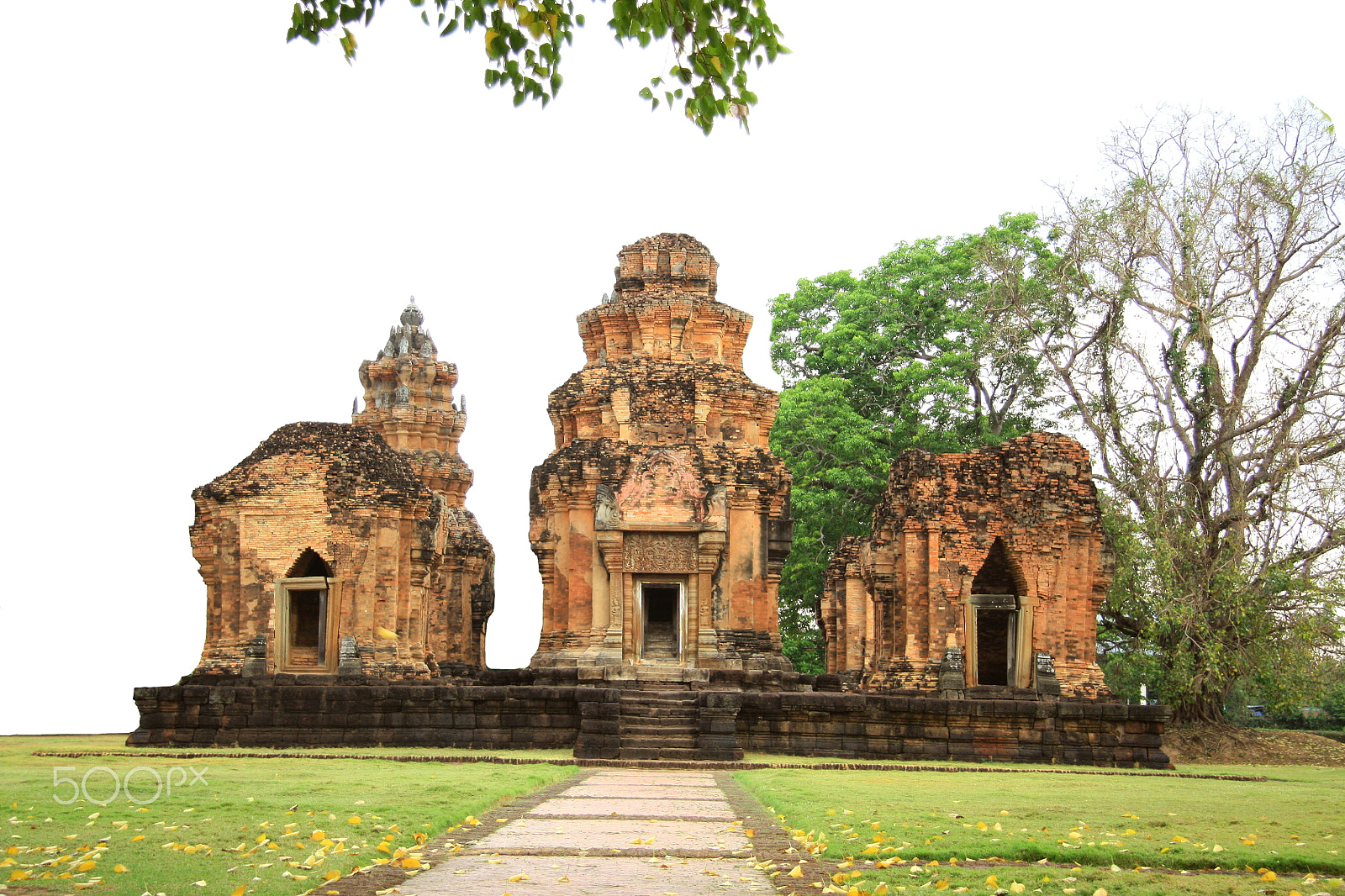 Canon EF-S 17-85mm F4-5.6 IS USM sample photo. Sikhoraphum castle photography