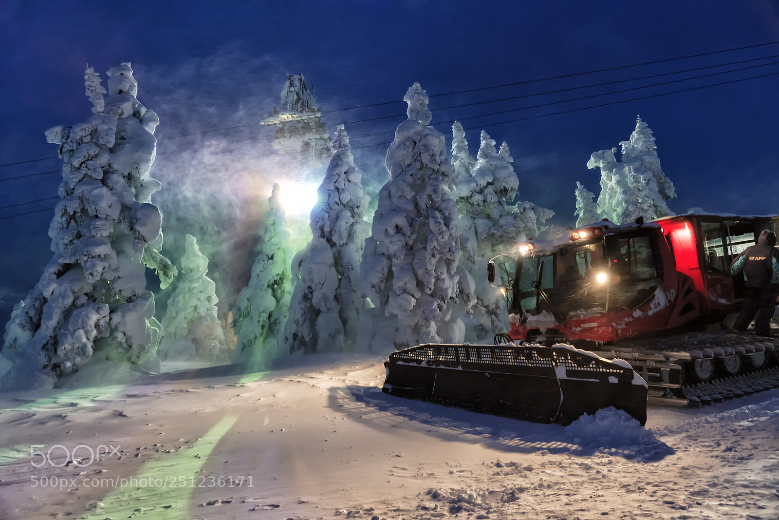 Sony a99 II sample photo. 蔵王樹氷ライトアップと雪上車 photography