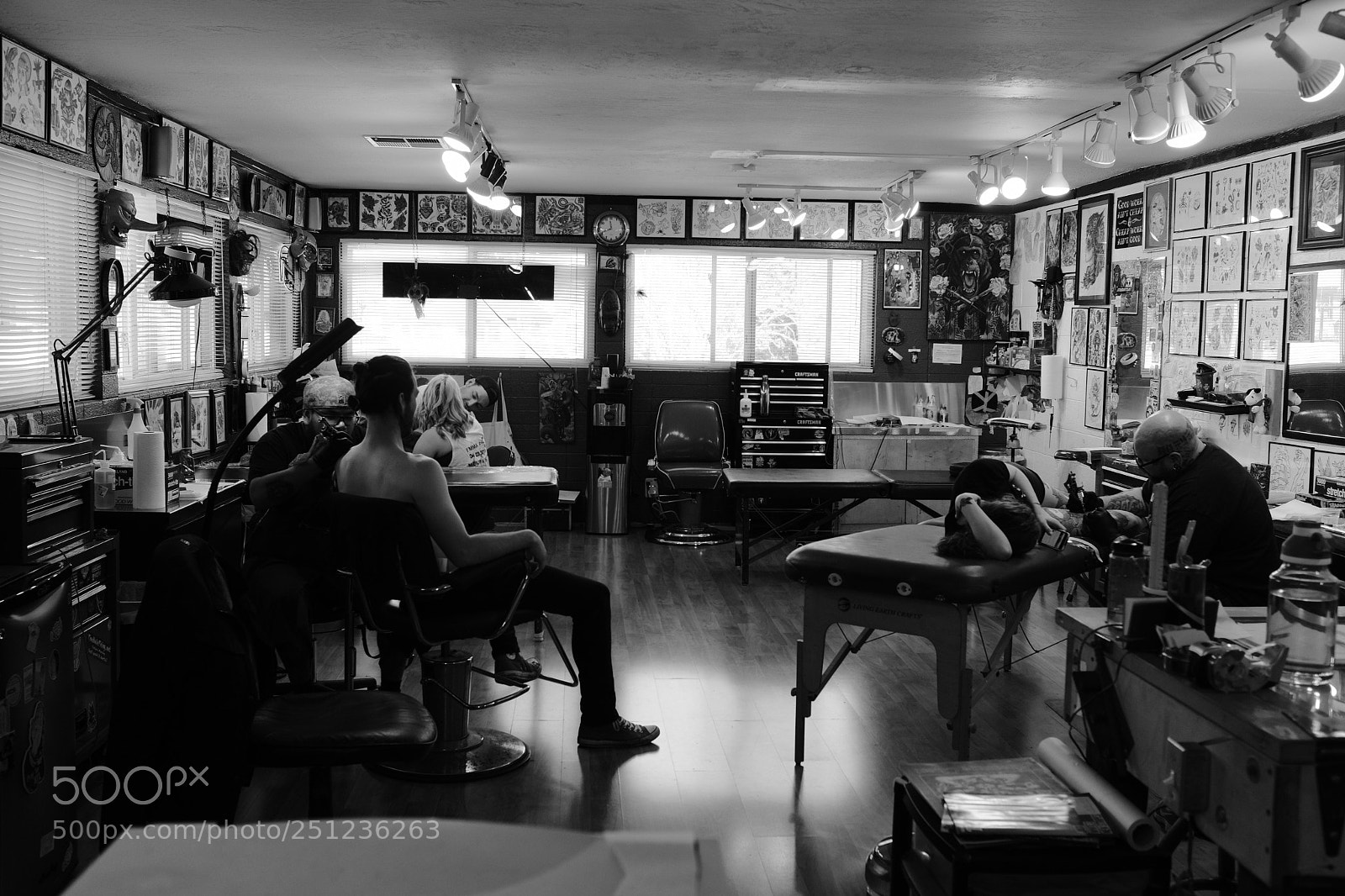 Fujifilm X100F sample photo. Calm before the needle photography