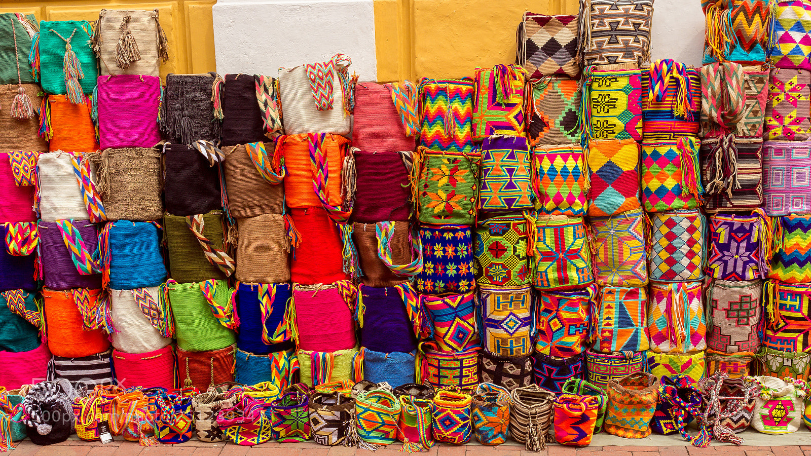 Canon EOS 600D (Rebel EOS T3i / EOS Kiss X5) sample photo. Colombian art photography