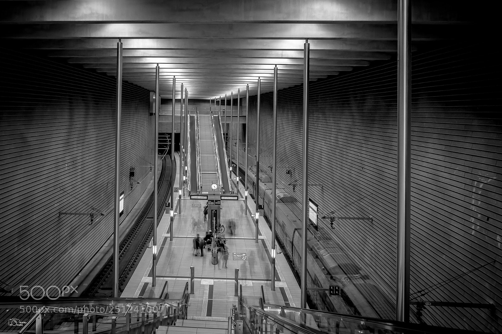 Canon EOS 750D (EOS Rebel T6i / EOS Kiss X8i) sample photo. Trainstation markt @leipzig photography