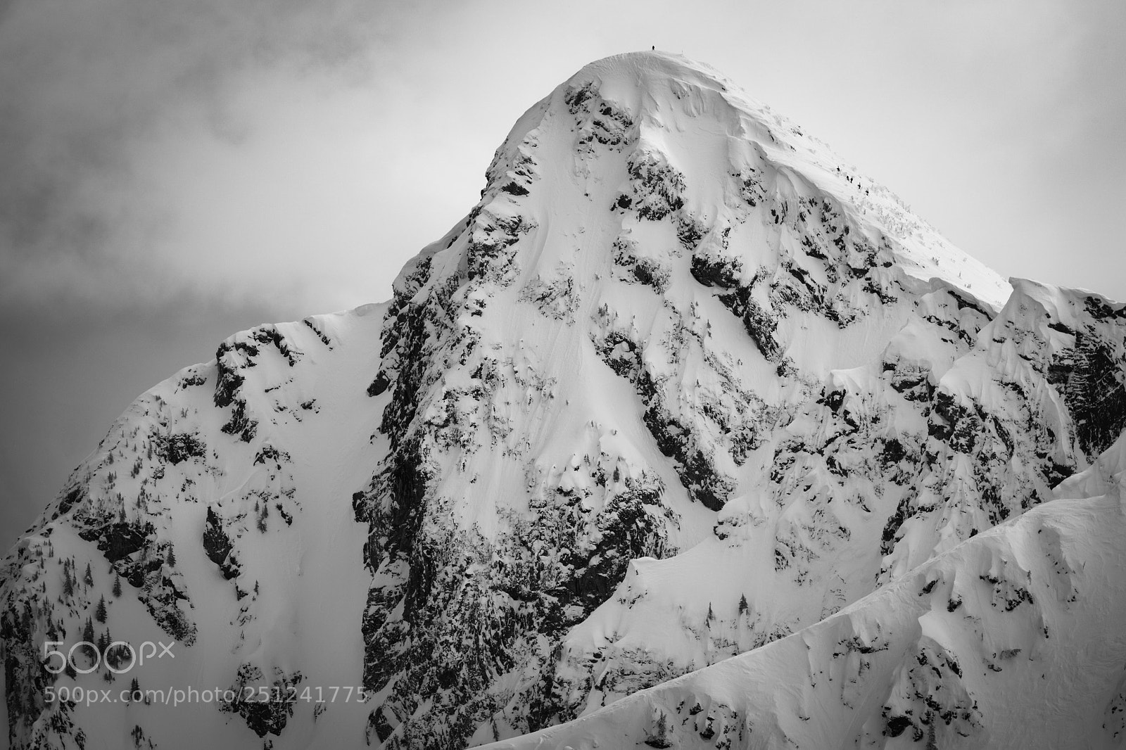 Canon EOS 5DS R sample photo. The climb photography