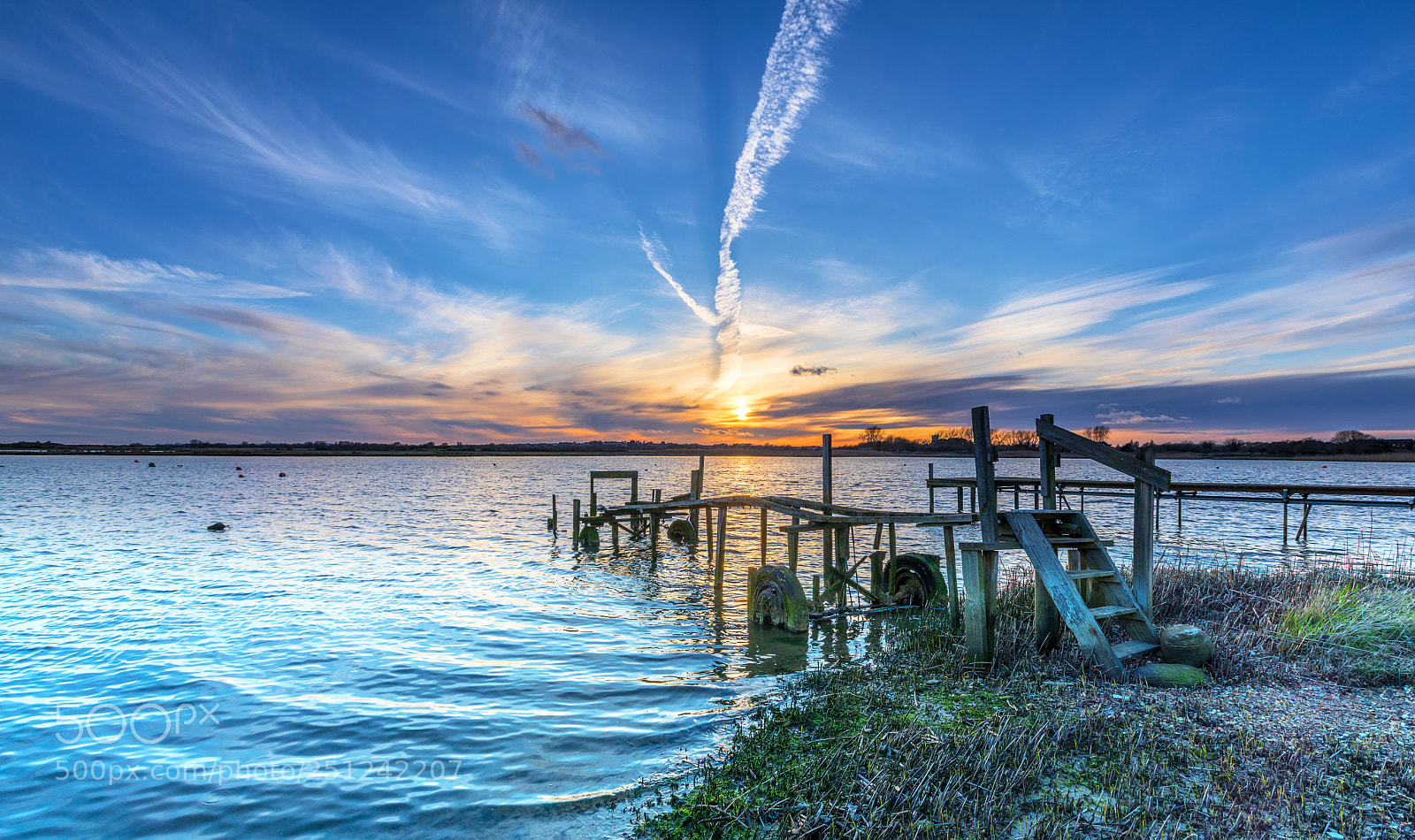 Canon EOS 5D Mark IV sample photo. Contrail shadow photography