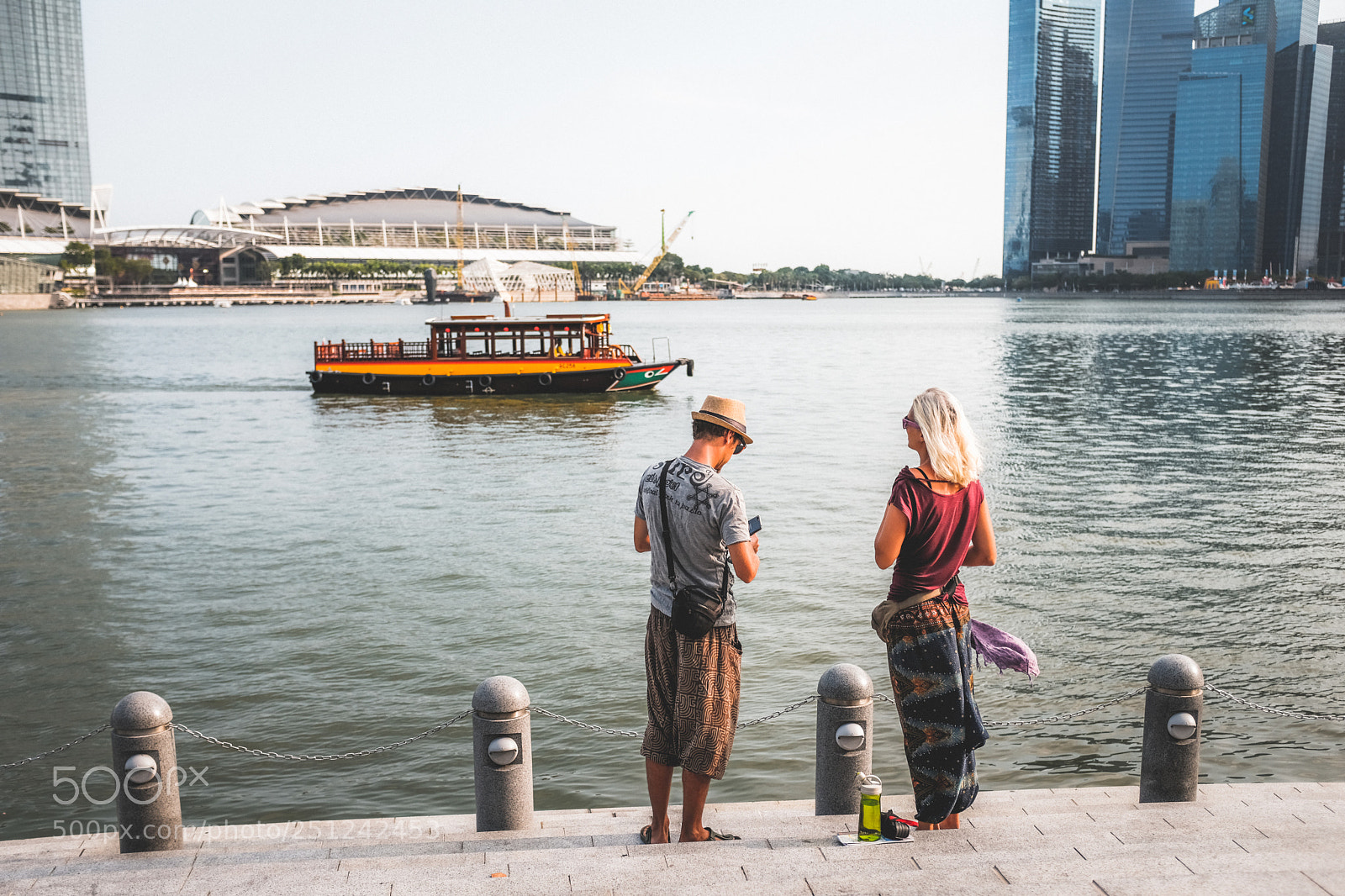 Fujifilm X100F sample photo. Couple at the marina photography
