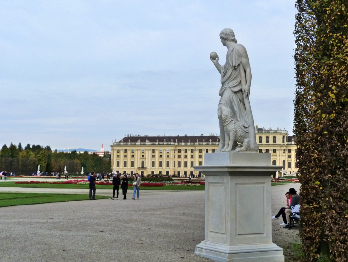 Panasonic Lumix DMC-FZ40 (Lumix DMC-FZ45) sample photo. Autumn pictures of schonbrunn lx. photography
