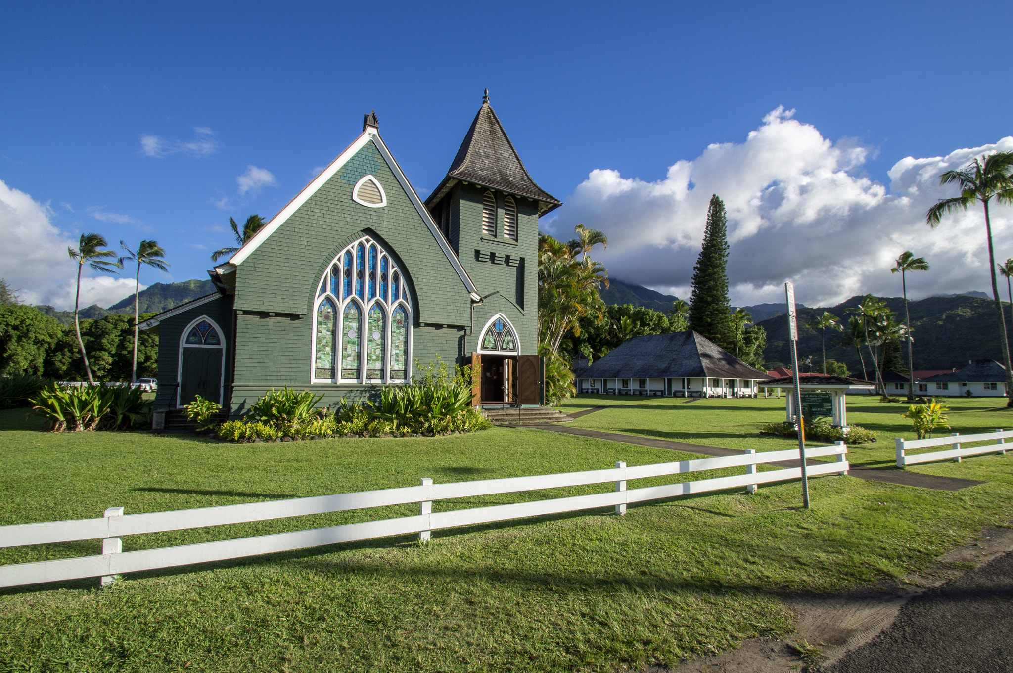 Sony SLT-A35 sample photo. Waioli huiia church photography