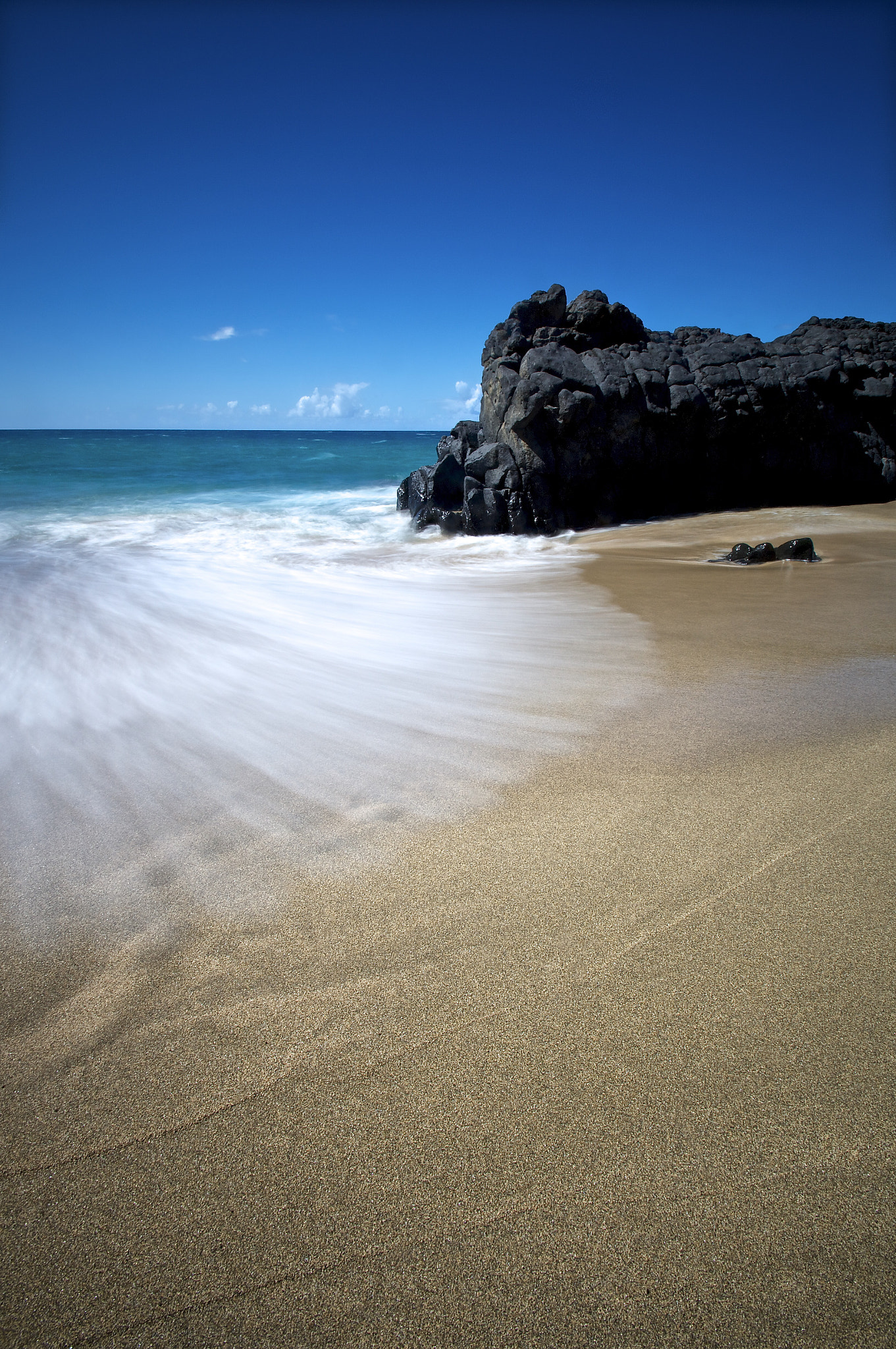 Sony SLT-A35 sample photo. Lumahai beach photography