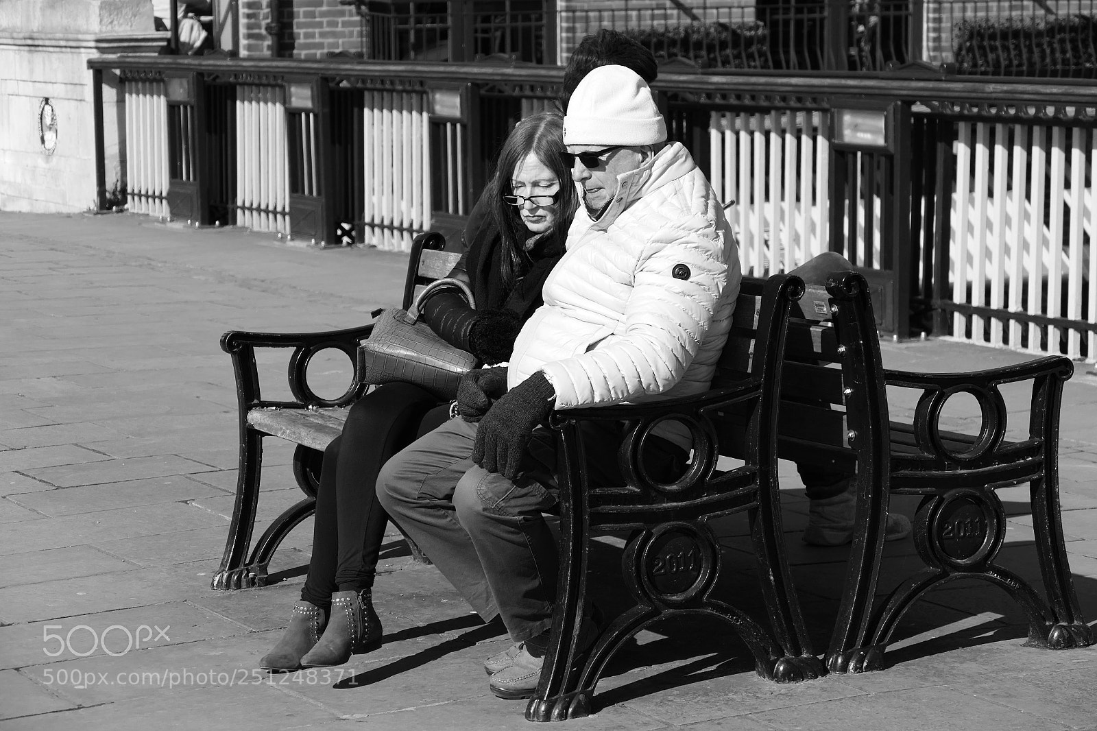 Panasonic Lumix DMC-FZ1000 sample photo. Watching the world go photography