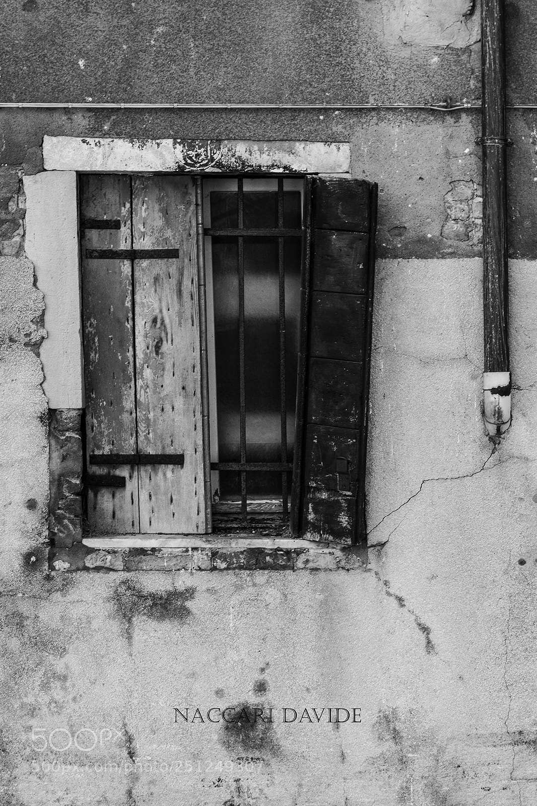 Canon EOS 600D (Rebel EOS T3i / EOS Kiss X5) sample photo. Degrado urbano photography