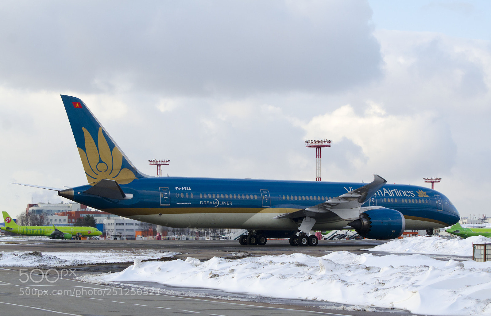Nikon D7000 sample photo. Vn-a866 vietnam airlines boeing photography
