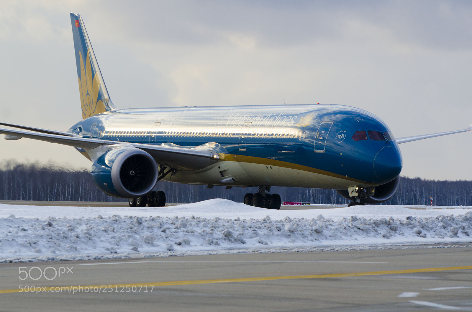Nikon D7000 sample photo. Vn-a866 vietnam airlines boeing photography