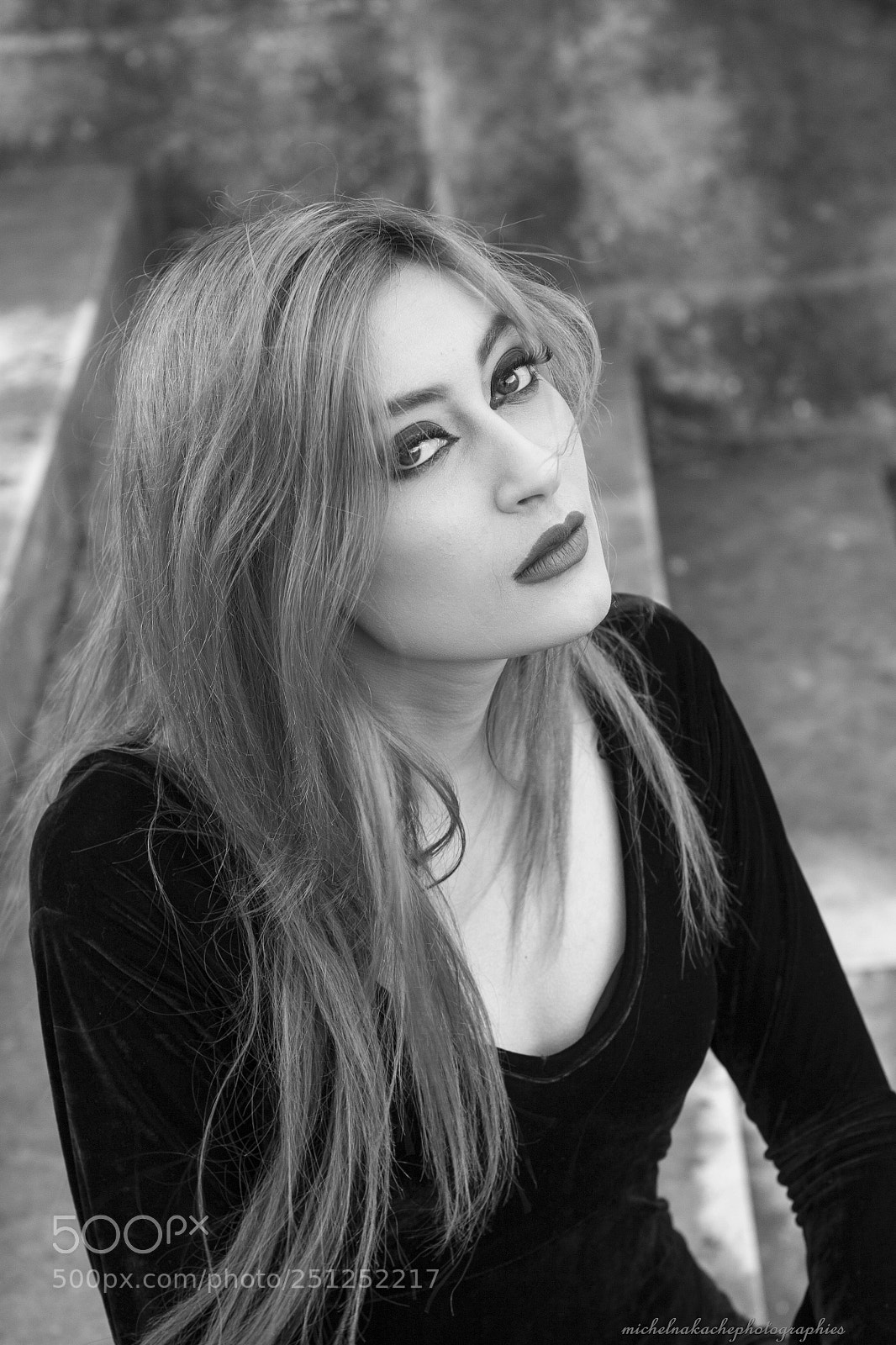 Canon EOS 450D (EOS Rebel XSi / EOS Kiss X2) sample photo. The gothic girl photography