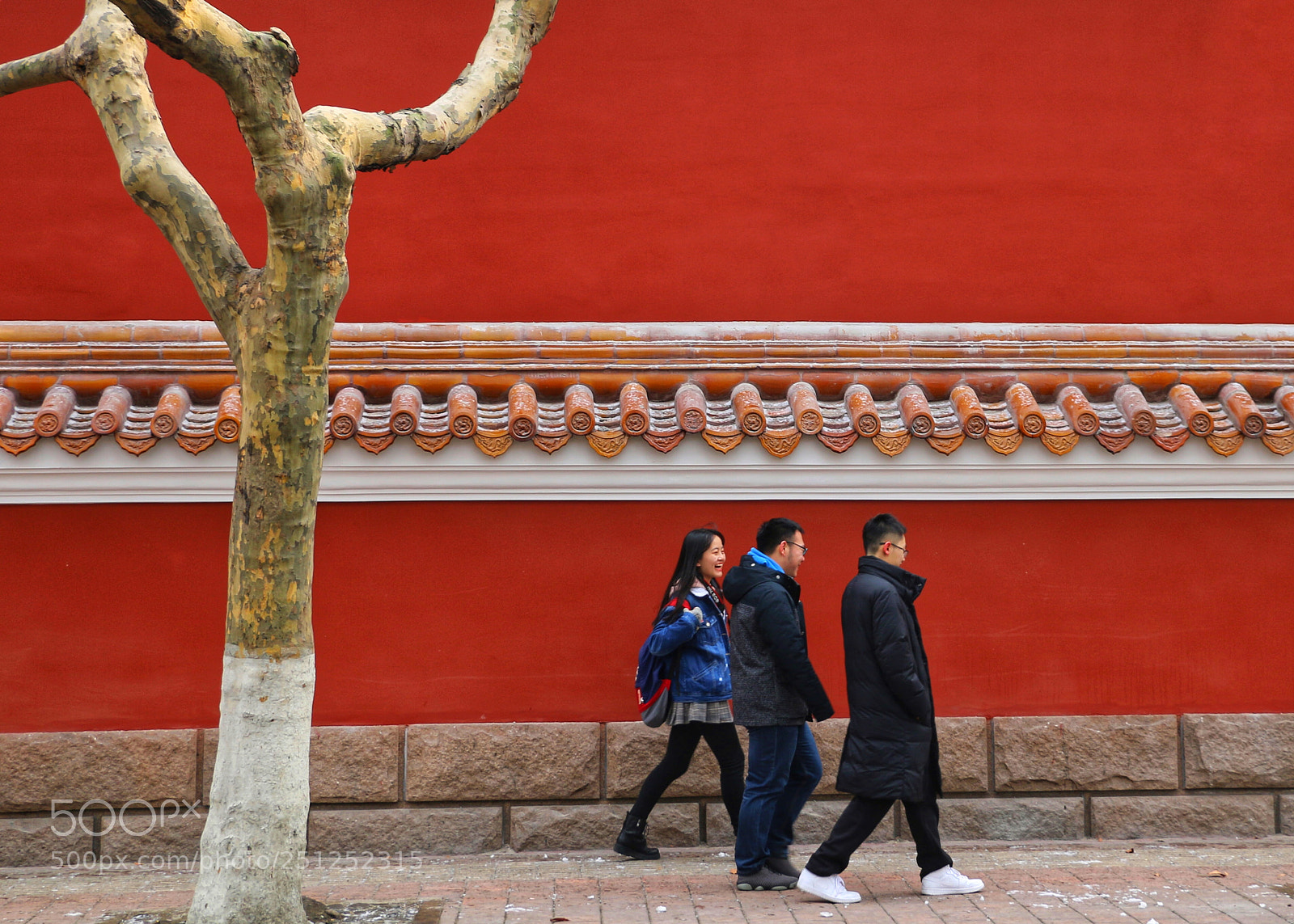 Canon EOS 70D sample photo. Pedestrians at qingdao university photography