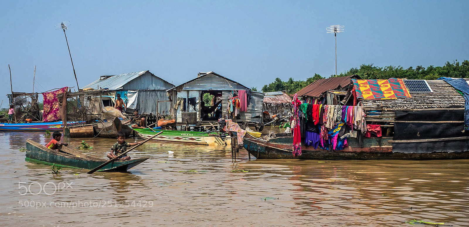 Olympus OM-D E-M5 sample photo. Tonle sap village life photography