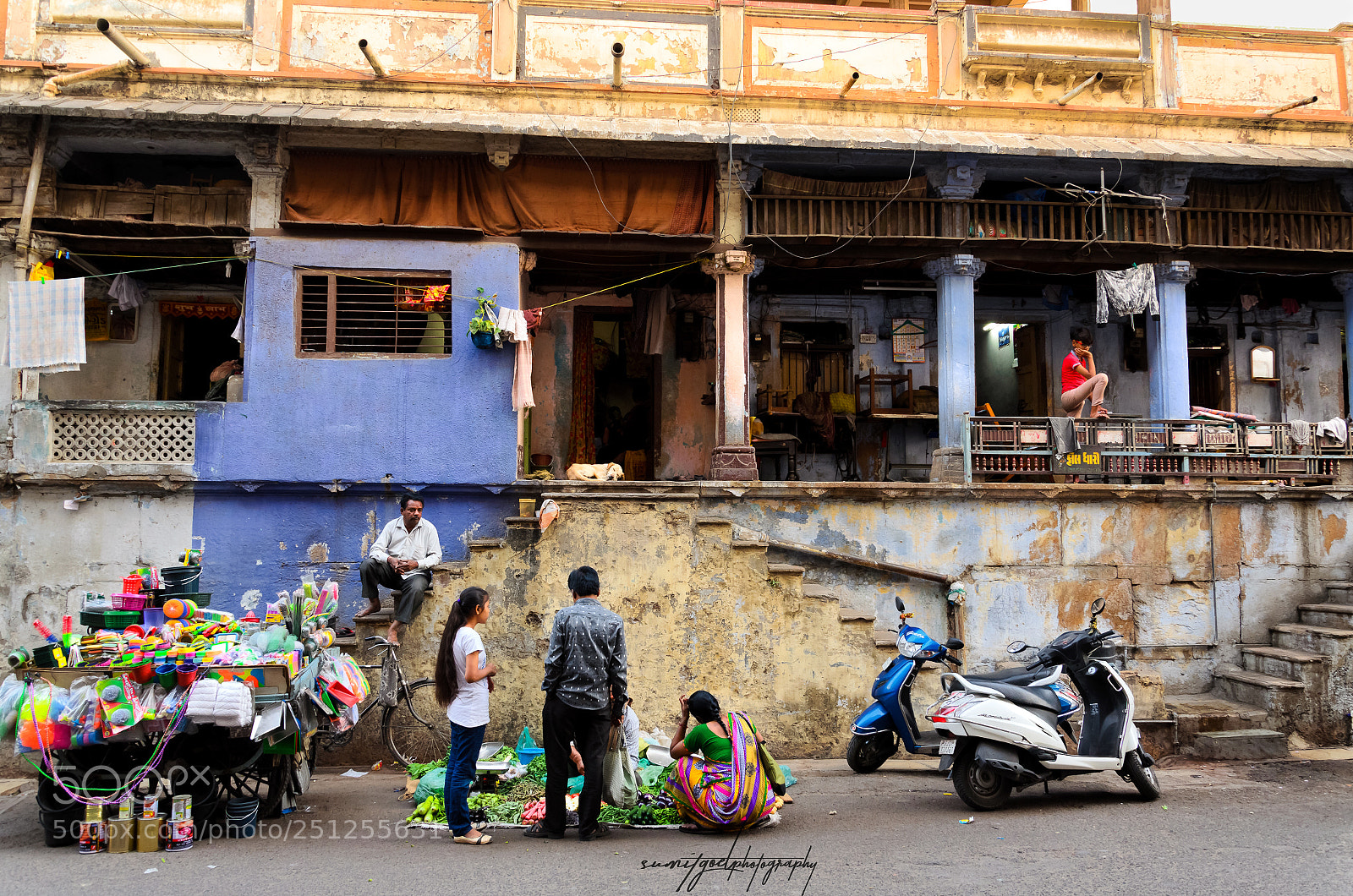 Nikon D7000 sample photo. Busy street. photography