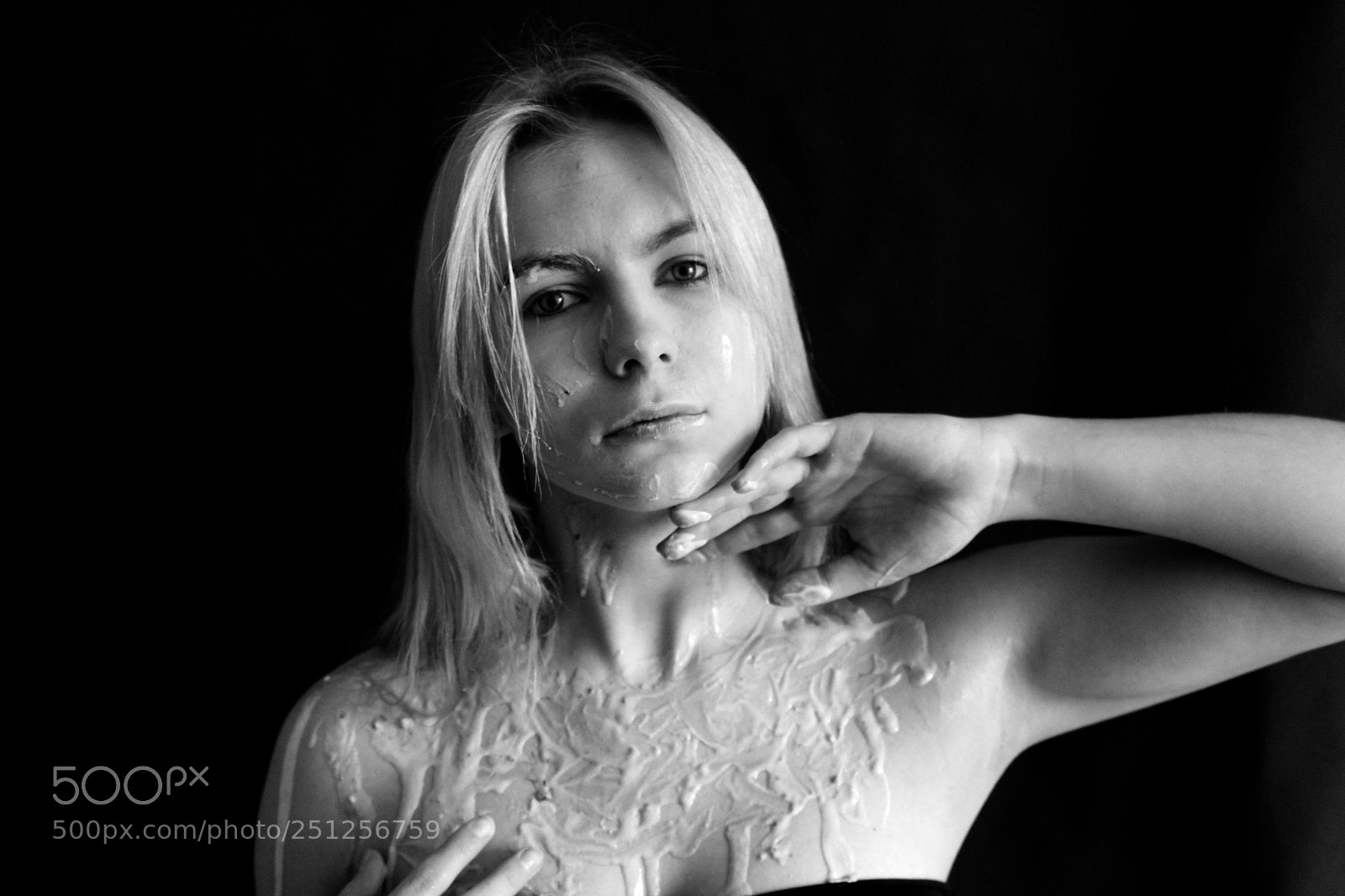 Canon EOS 700D (EOS Rebel T5i / EOS Kiss X7i) sample photo. Women in black and photography