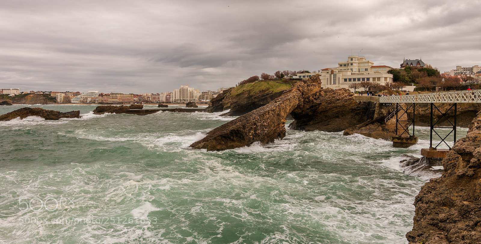 Fujifilm X-A1 sample photo. Biarritz2 photography