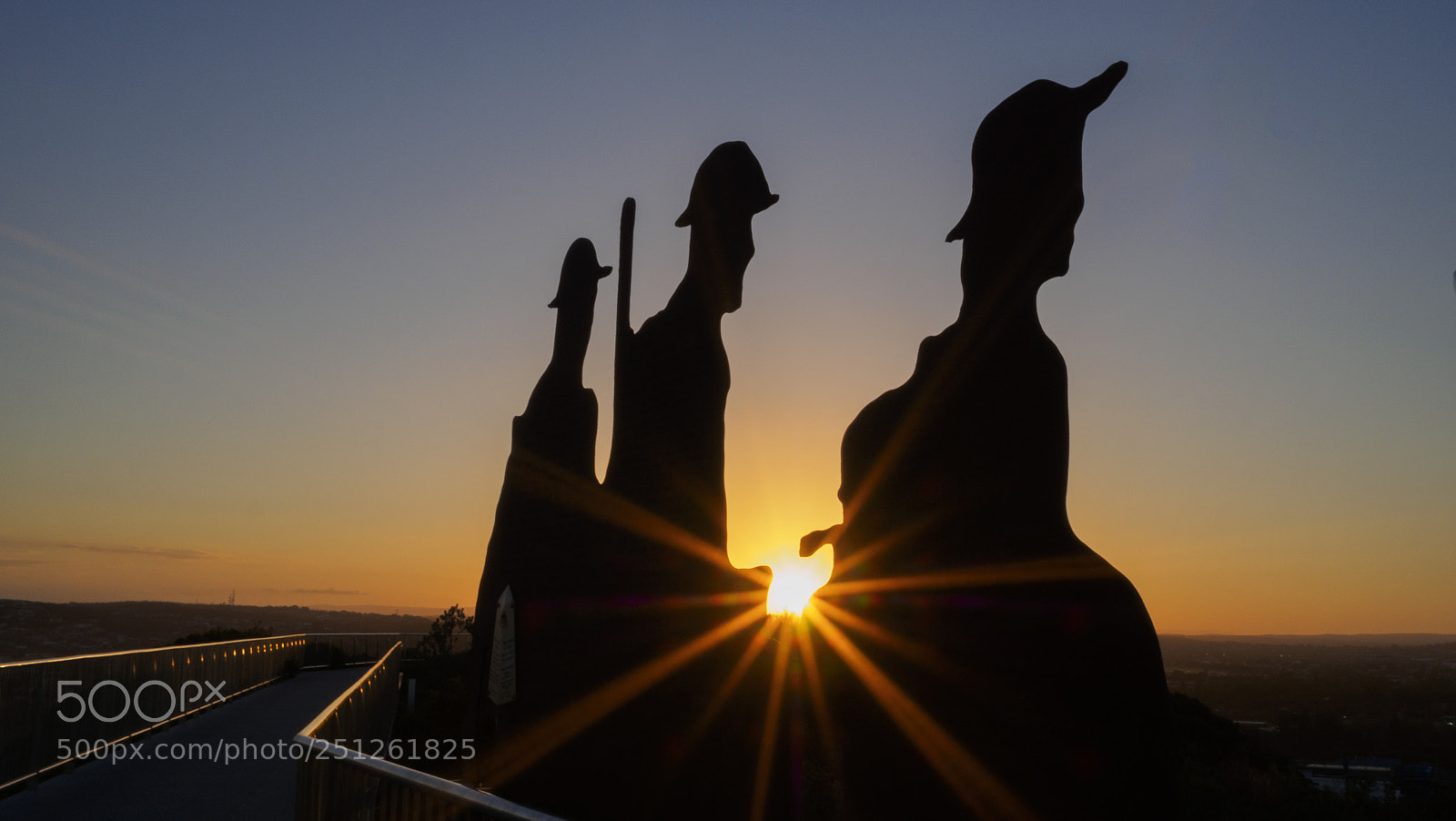 Olympus PEN-F sample photo. Anzac memorial walk photography