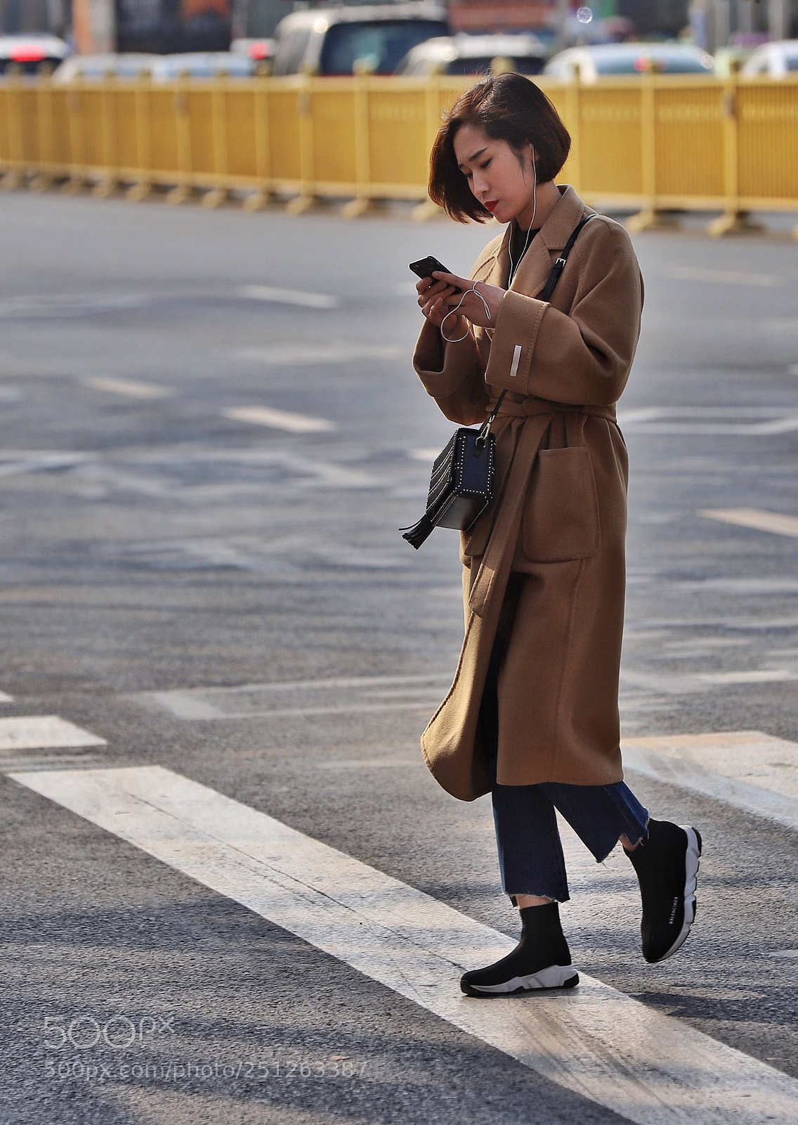 Canon EOS 6D Mark II sample photo. 过街 photography