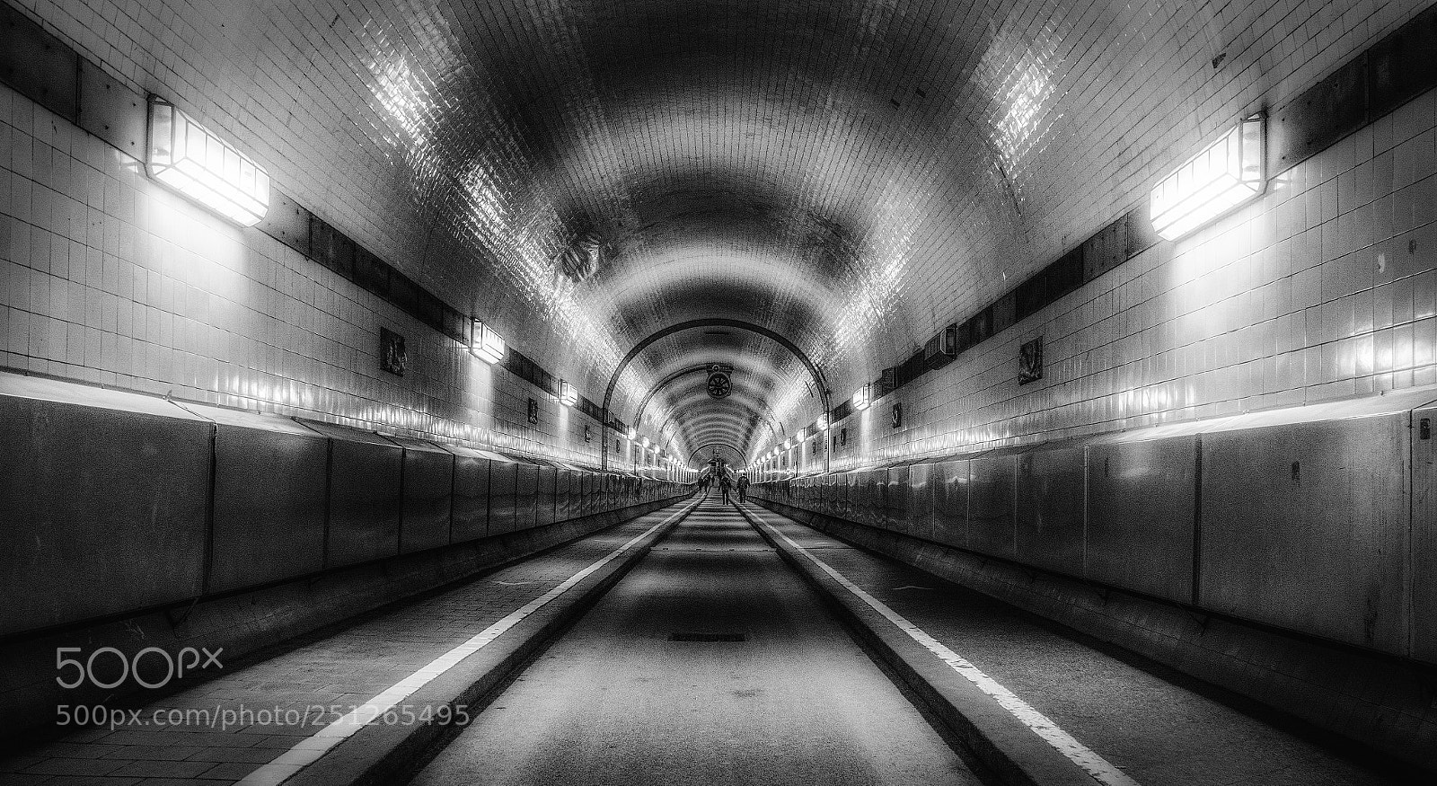 Sony Cyber-shot DSC-RX10 III sample photo. Tunnel vision photography
