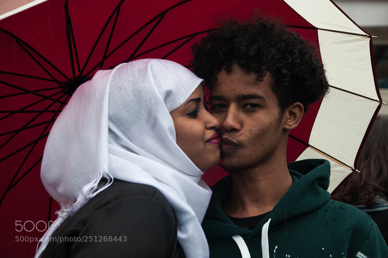 Nikon D5000 sample photo. Young love photography