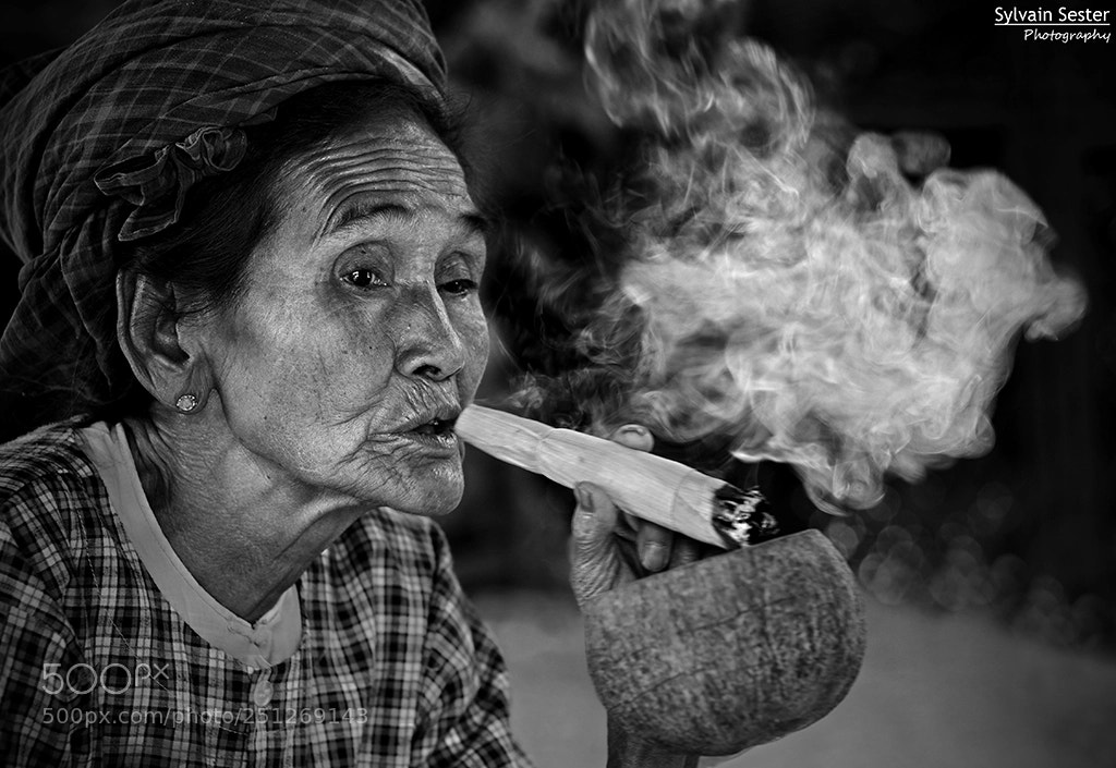 Pentax K-5 sample photo. Old woman photography