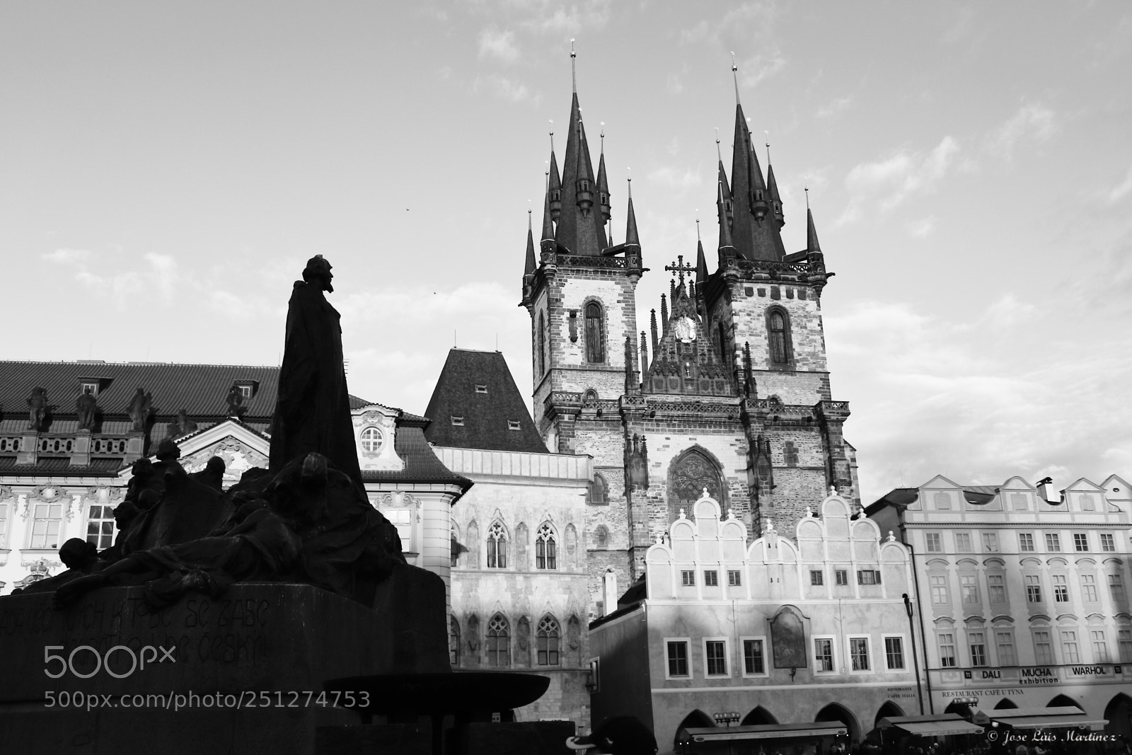 Canon EF-S 18-55mm F3.5-5.6 IS sample photo. Recuerdos de praga photography
