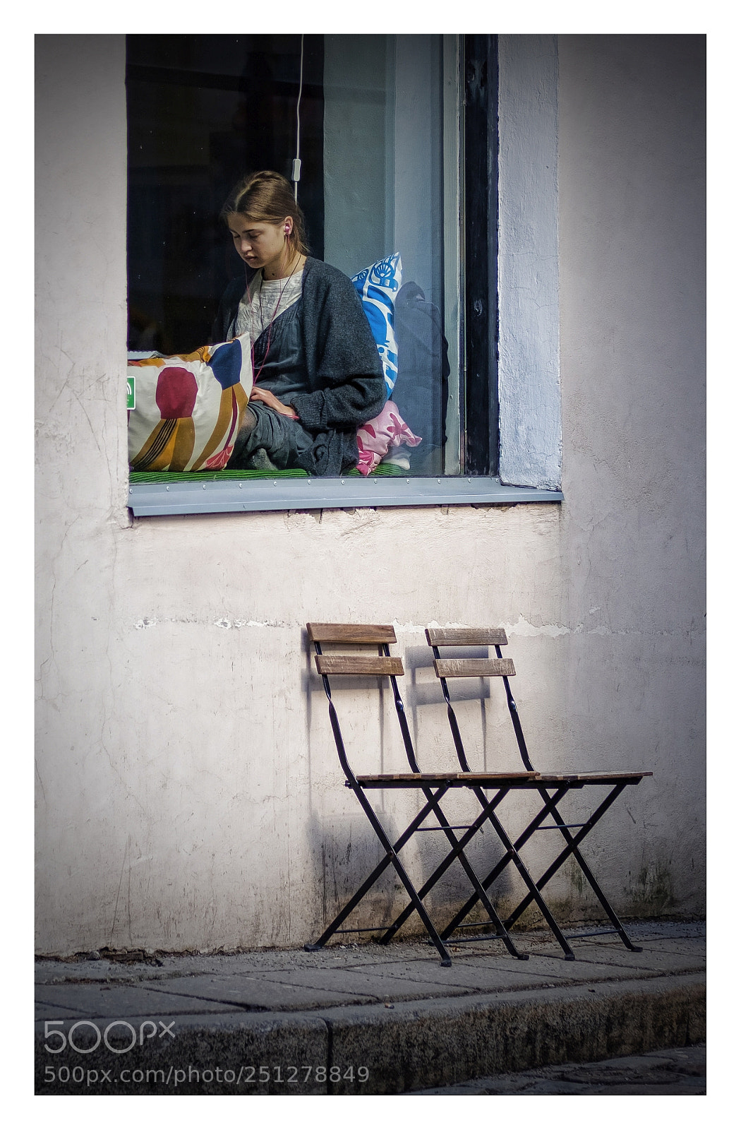 Fujifilm X-T20 sample photo. Window seat photography