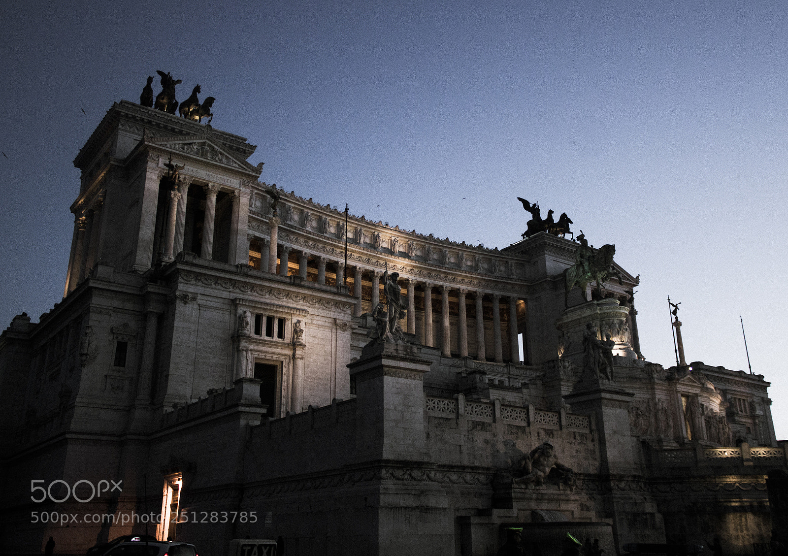Canon EOS 600D (Rebel EOS T3i / EOS Kiss X5) sample photo. Re di roma photography