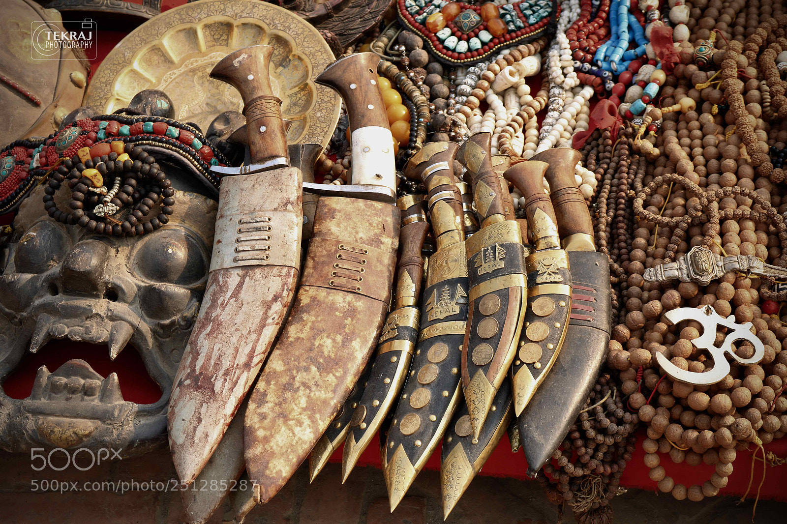 Canon EOS 750D (EOS Rebel T6i / EOS Kiss X8i) sample photo. Khukuri along with other photography