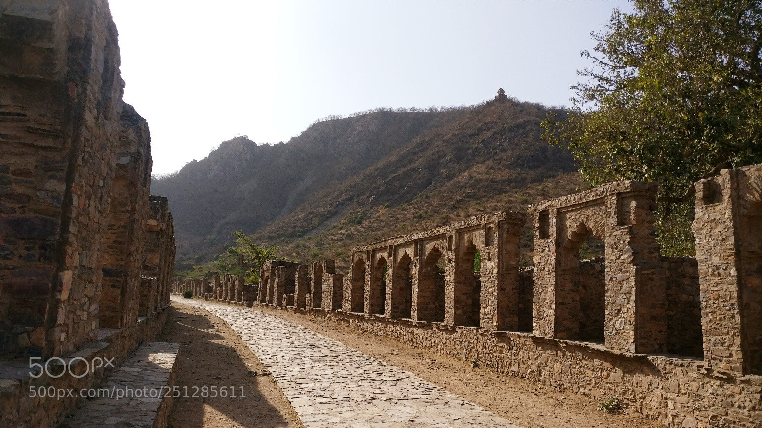 OnePlus A3003 sample photo. Pavement to bhangarh fort photography