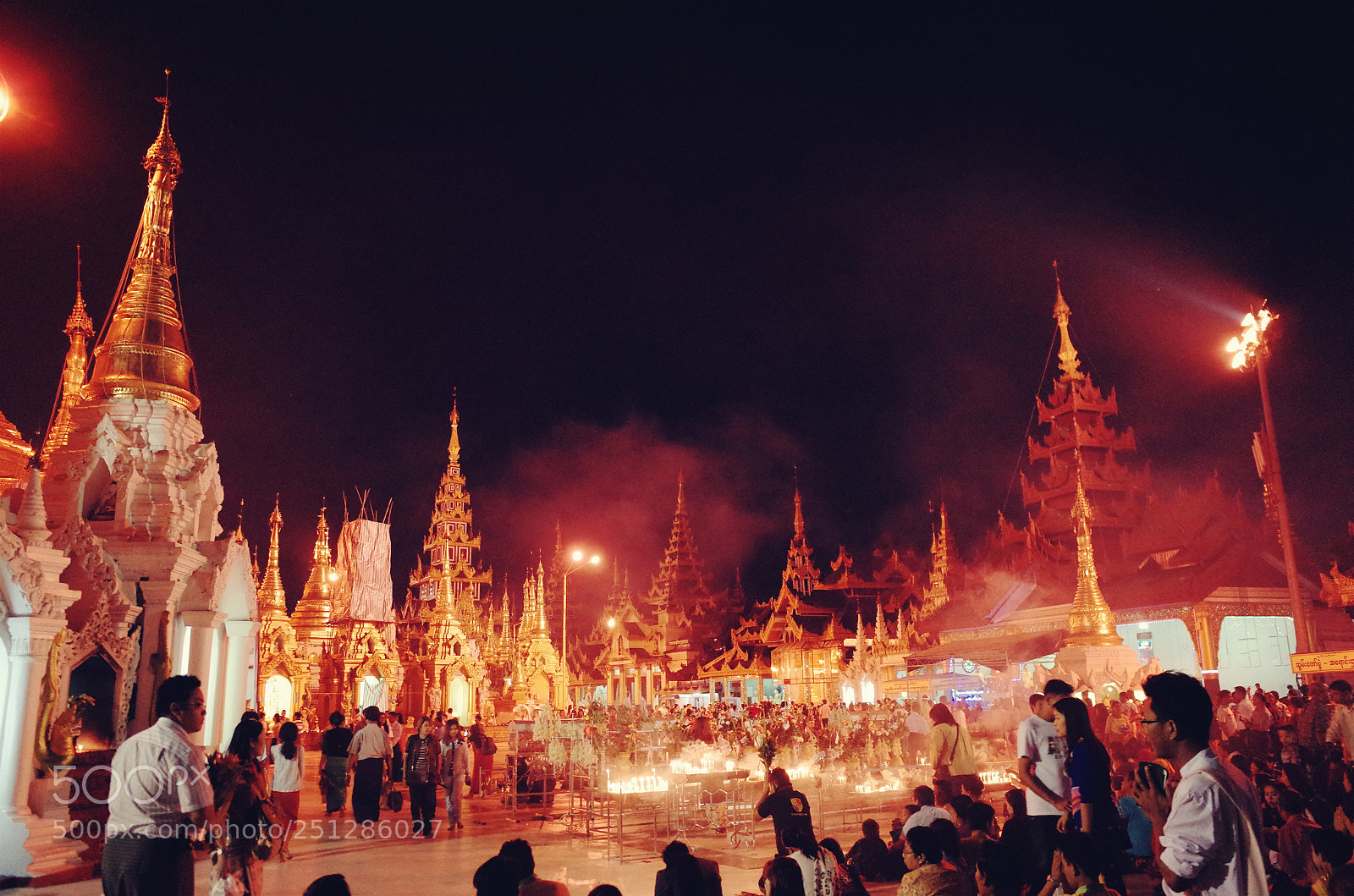 Ricoh GR sample photo. Pray2 photography