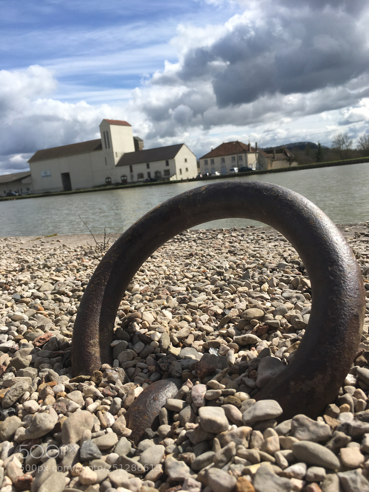 Apple iPhone 6s Plus sample photo. Circle photography